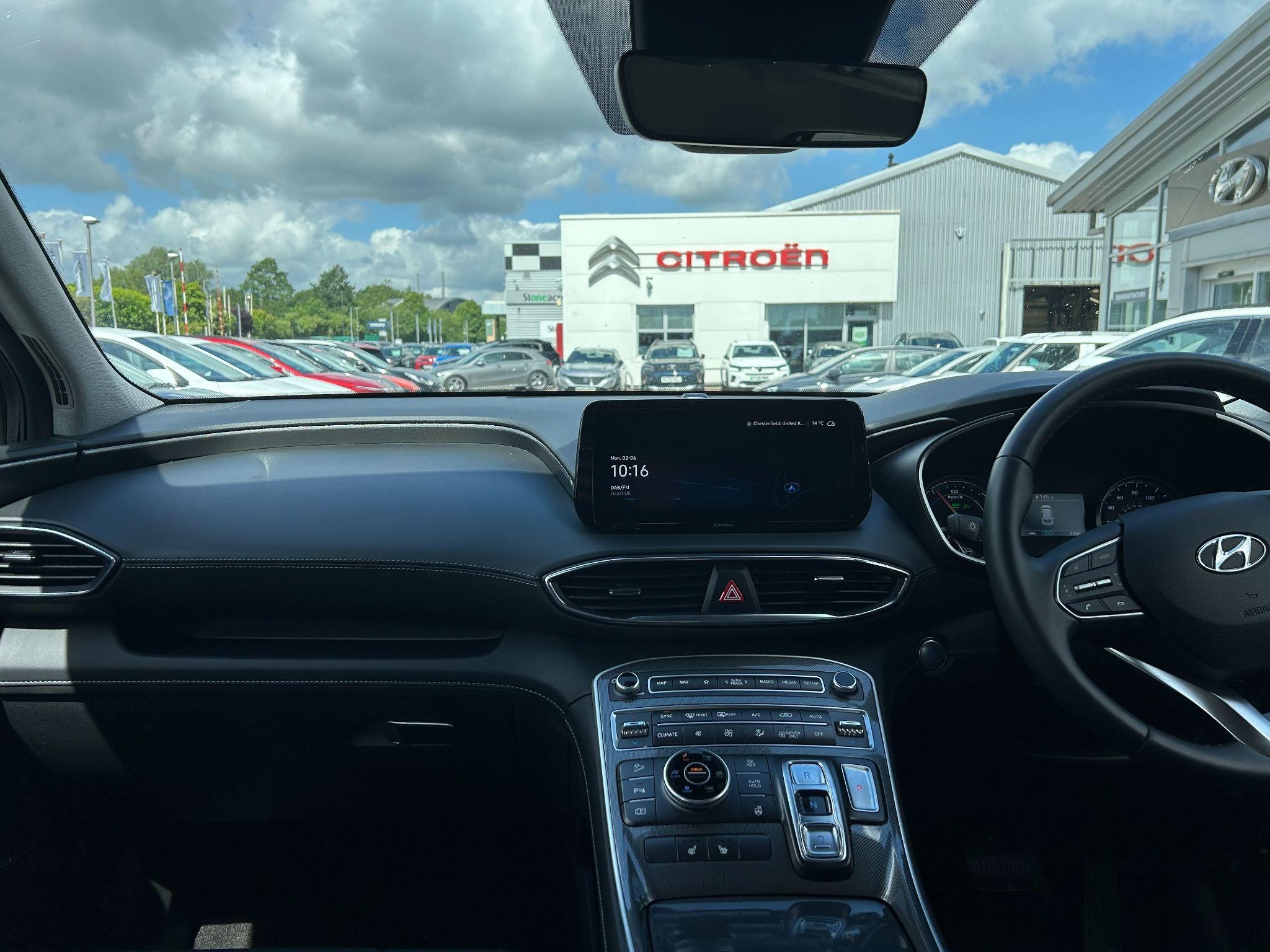 Hyundai SANTA FE Image 12