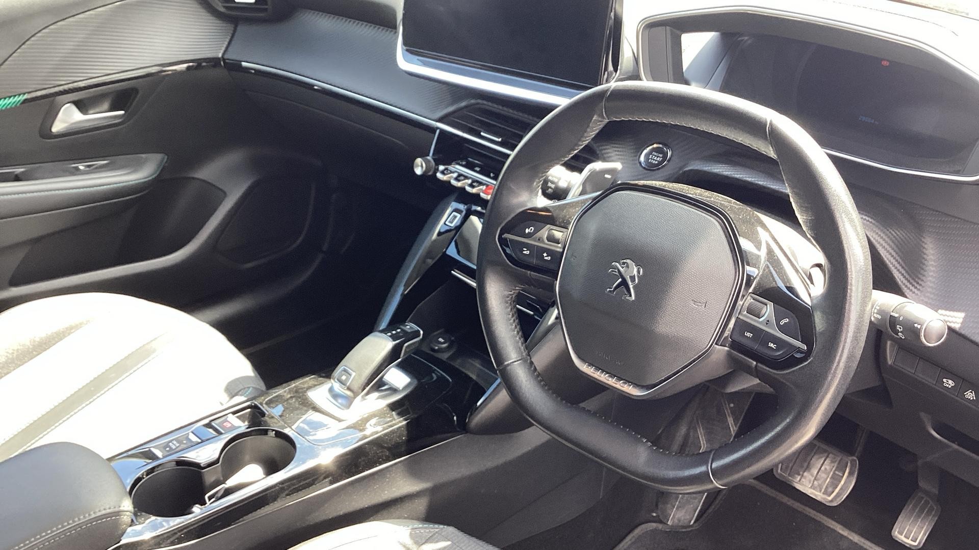 Peugeot 208 Image 4