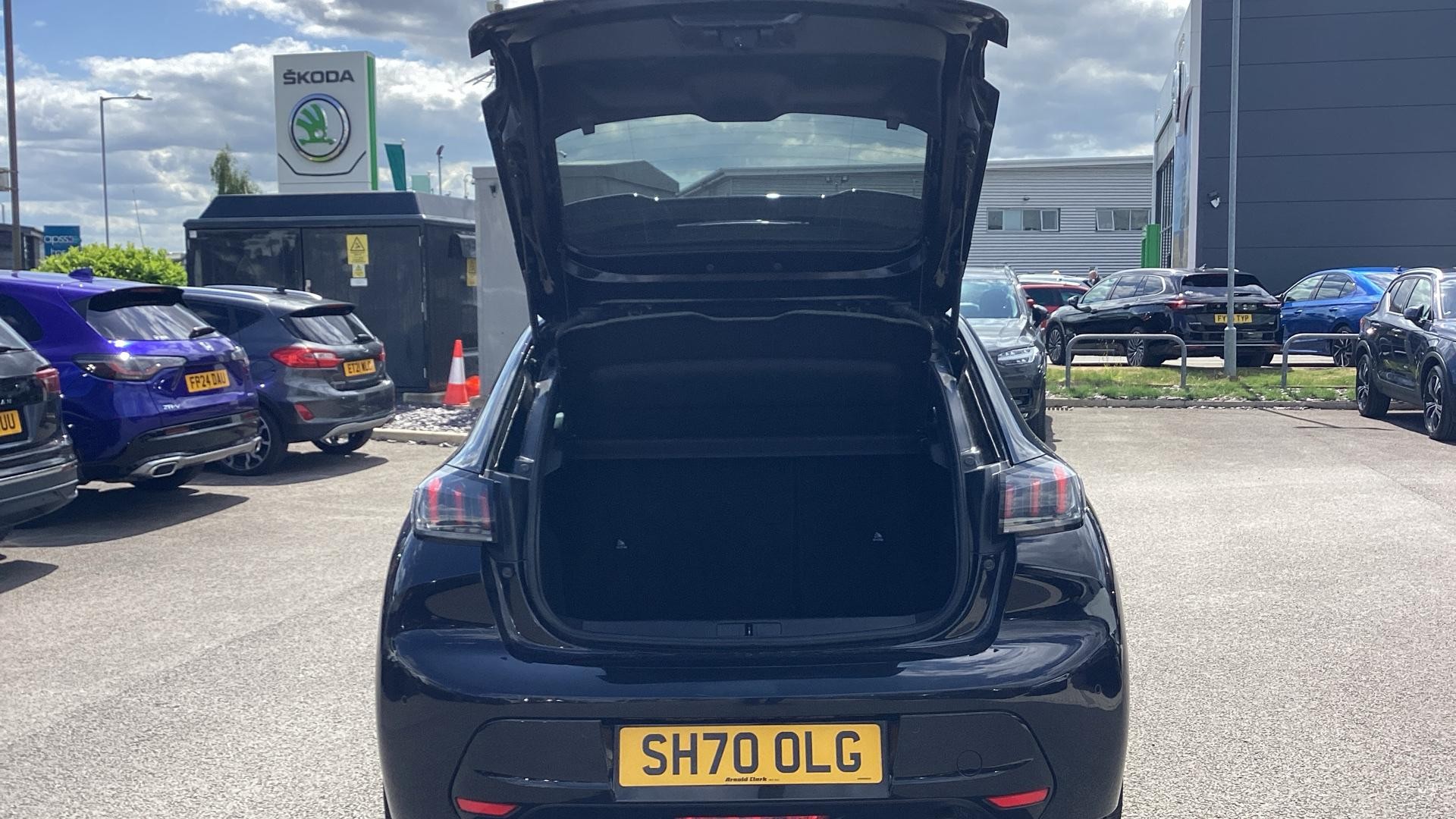 Peugeot 208 Image 13