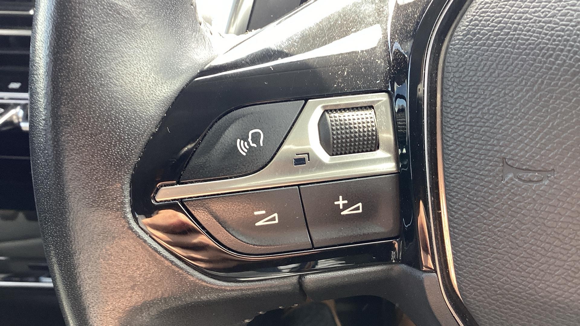 Peugeot 208 Image 19