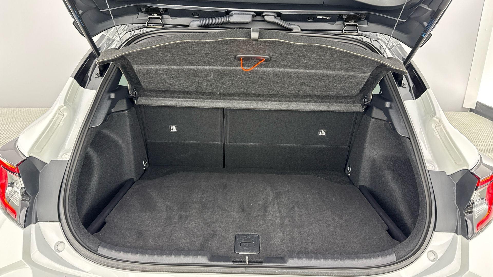 Toyota Corolla Image 12