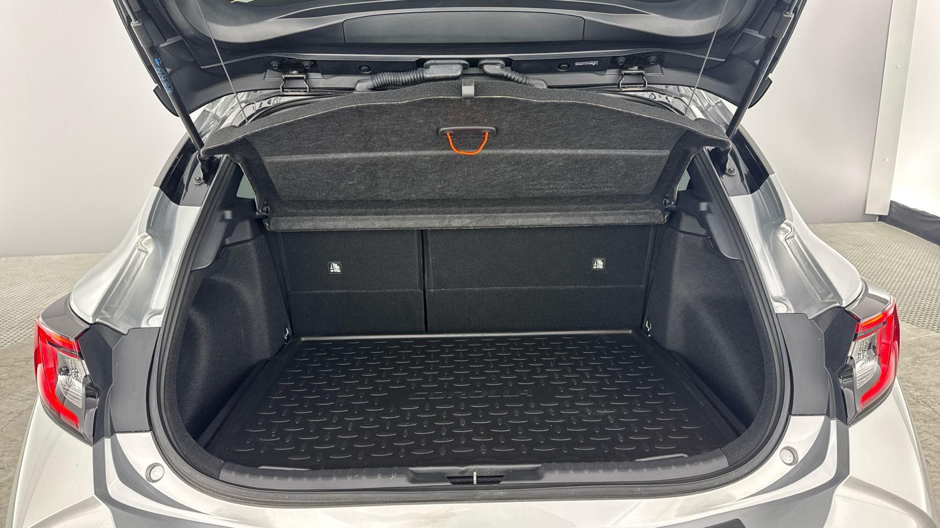Toyota Corolla Image 12