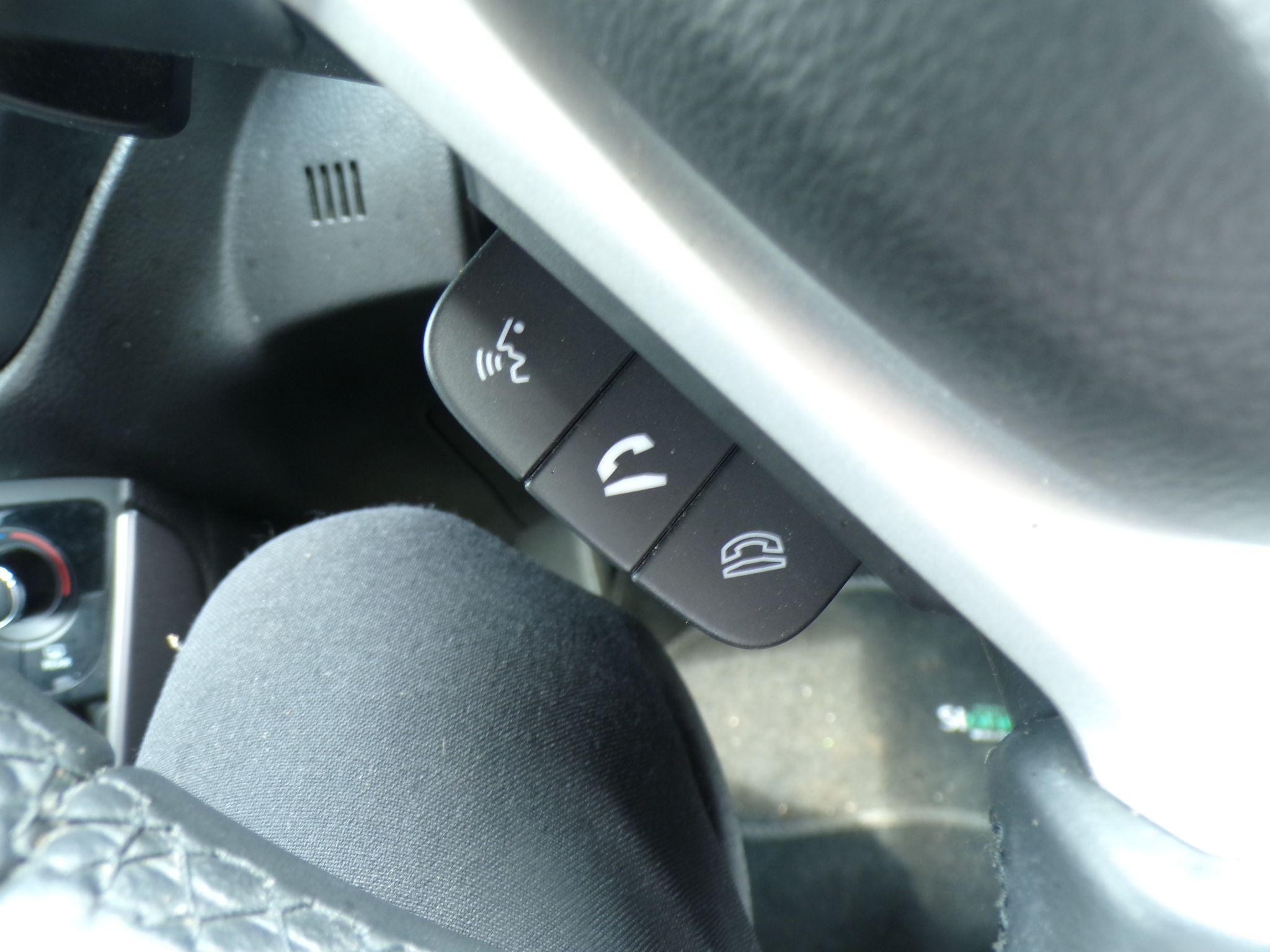 Suzuki SX4 S-Cross Image 16