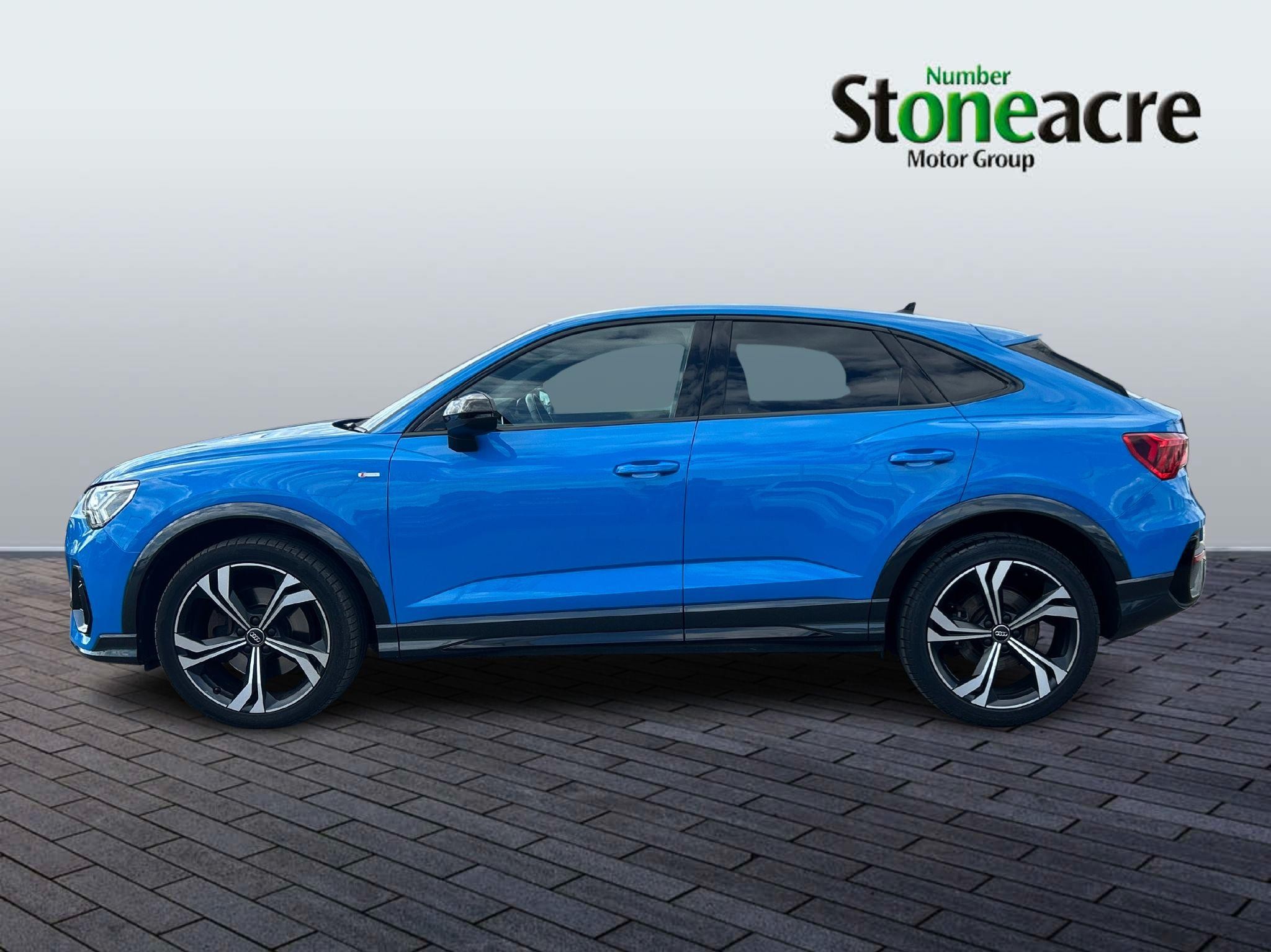 Audi Q3 Image 8