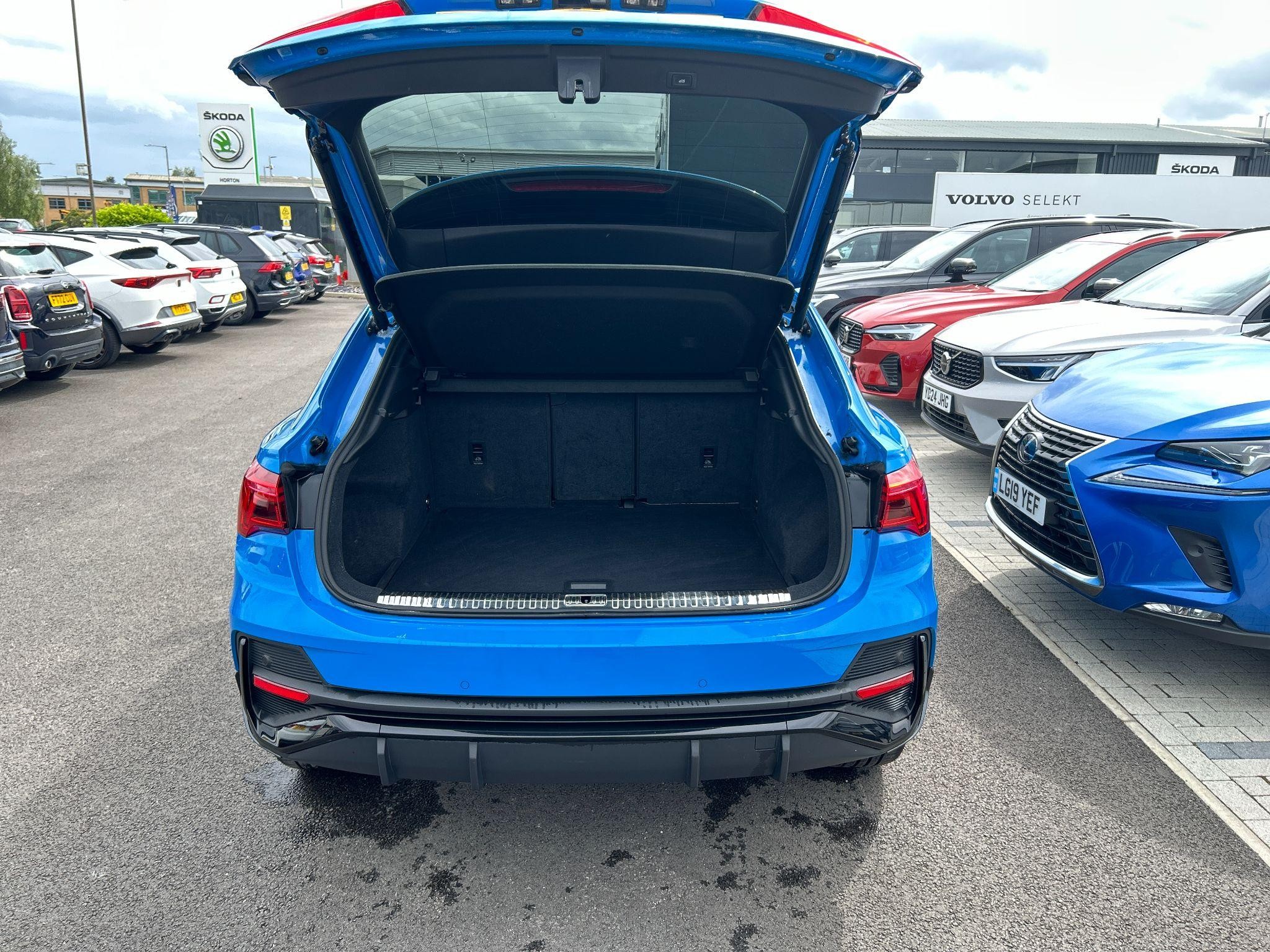 Audi Q3 Image 9