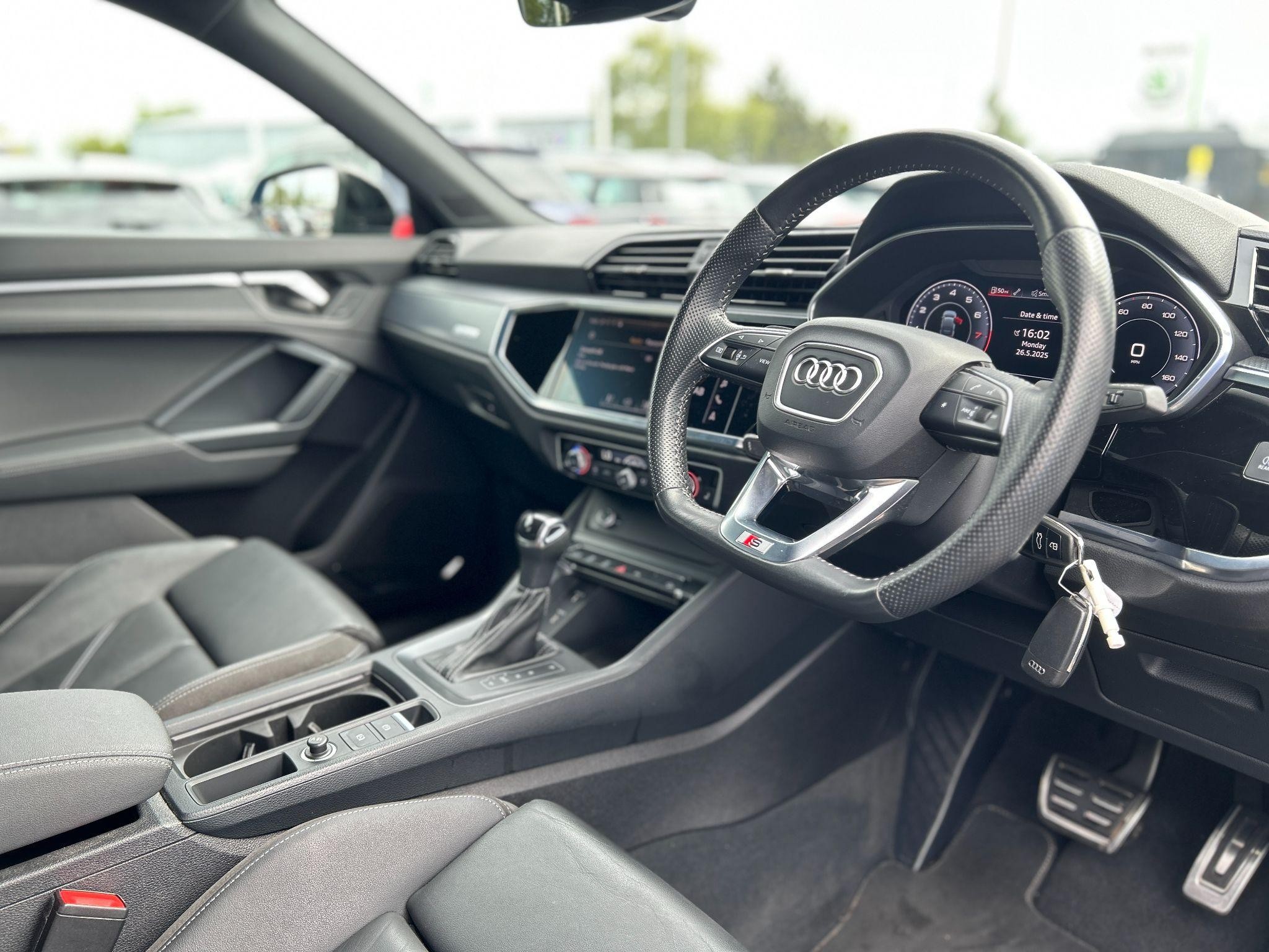 Audi Q3 Image 10