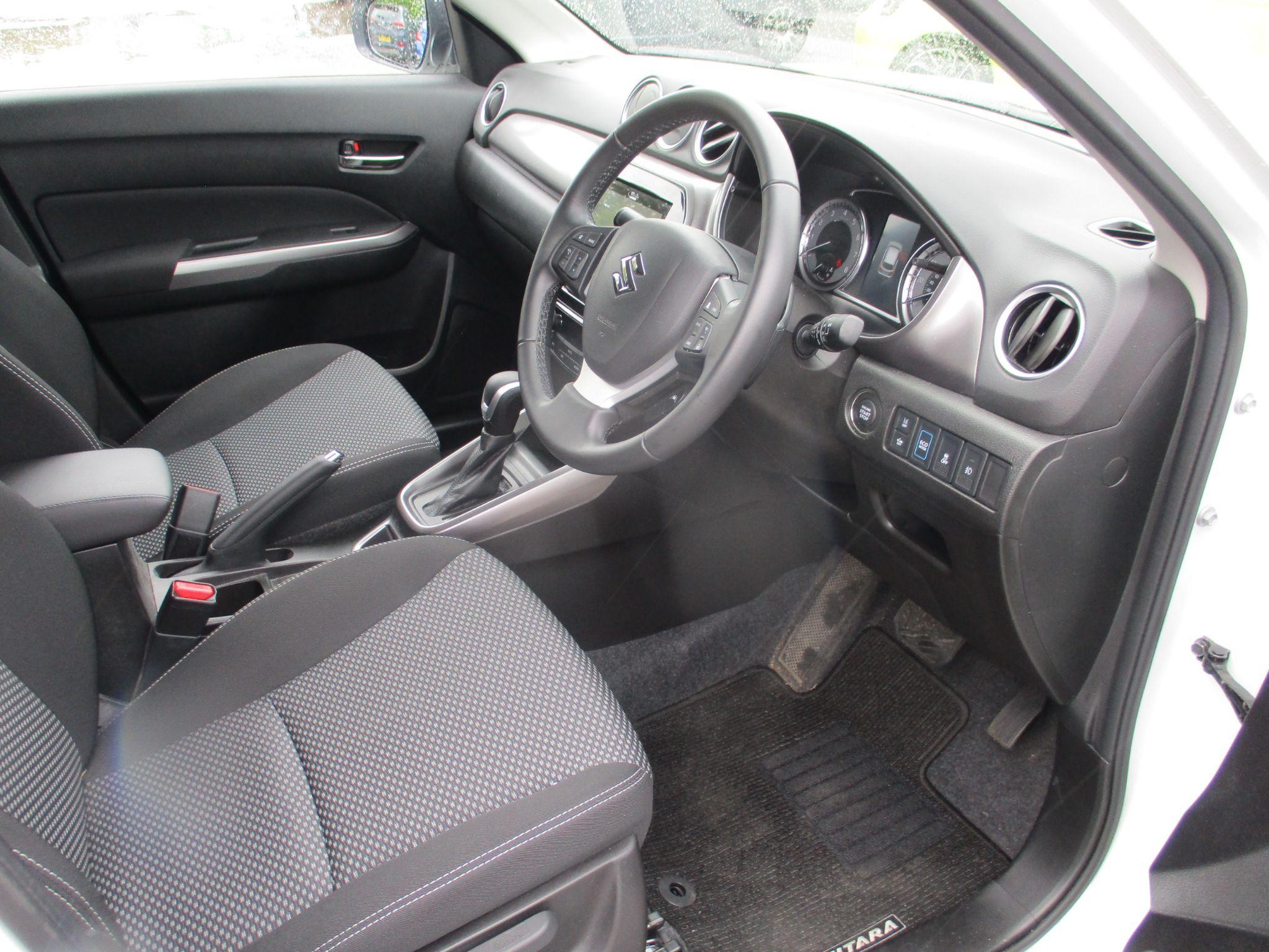 Suzuki Vitara Image 12