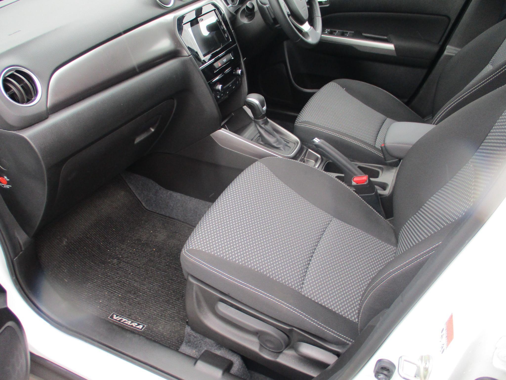 Suzuki Vitara Image 13