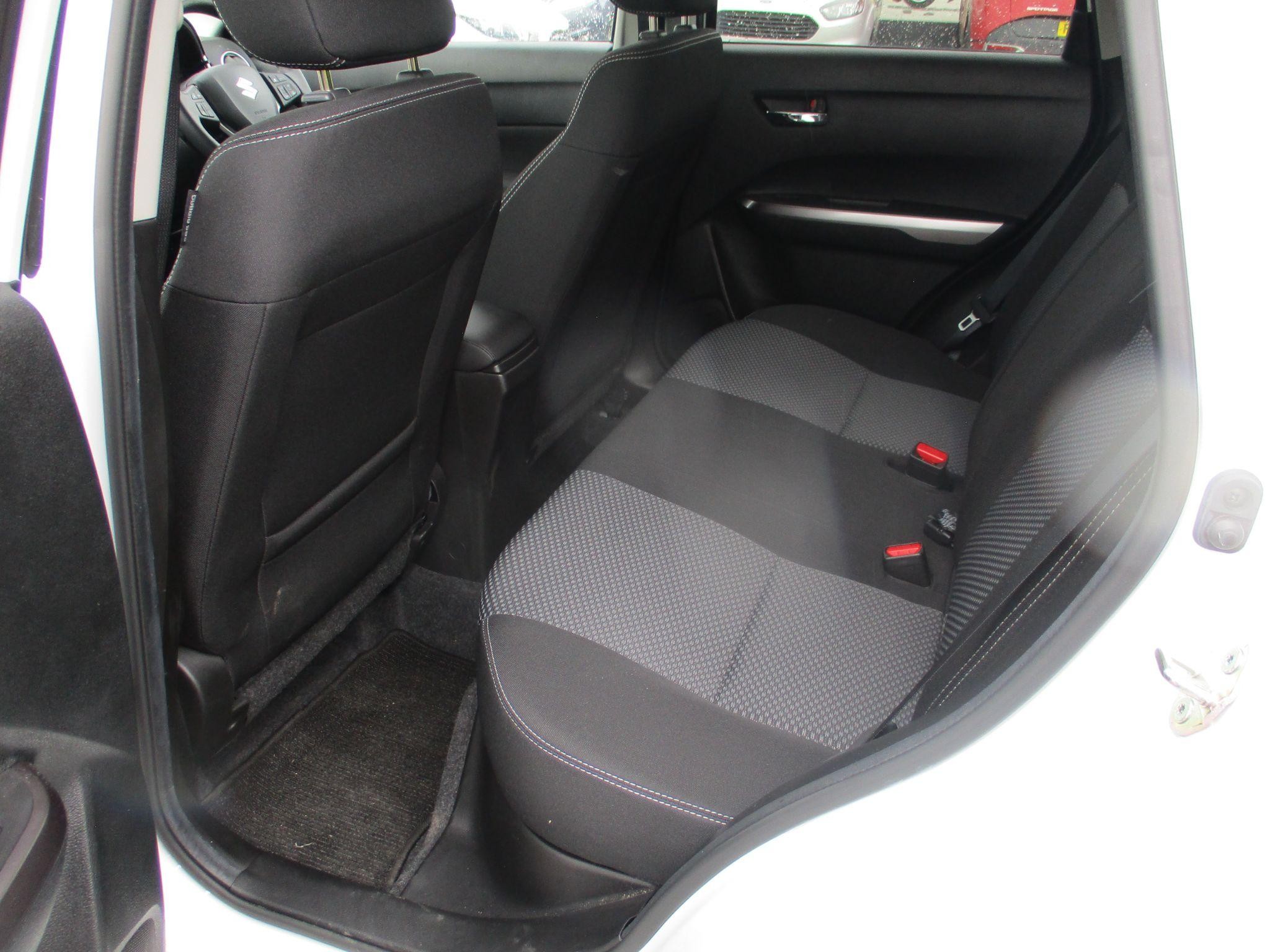 Suzuki Vitara Image 14