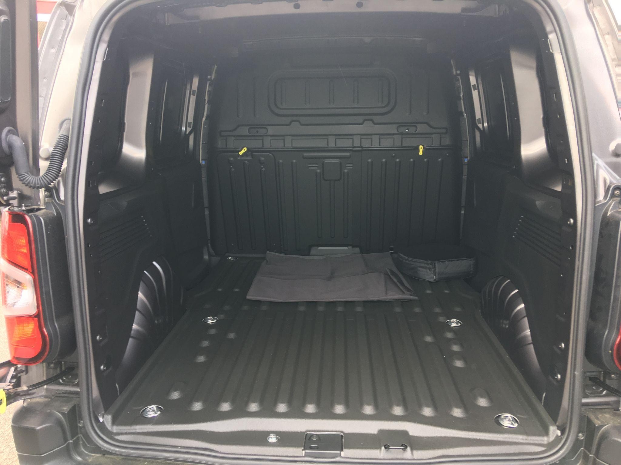 Toyota Proace City Image 12