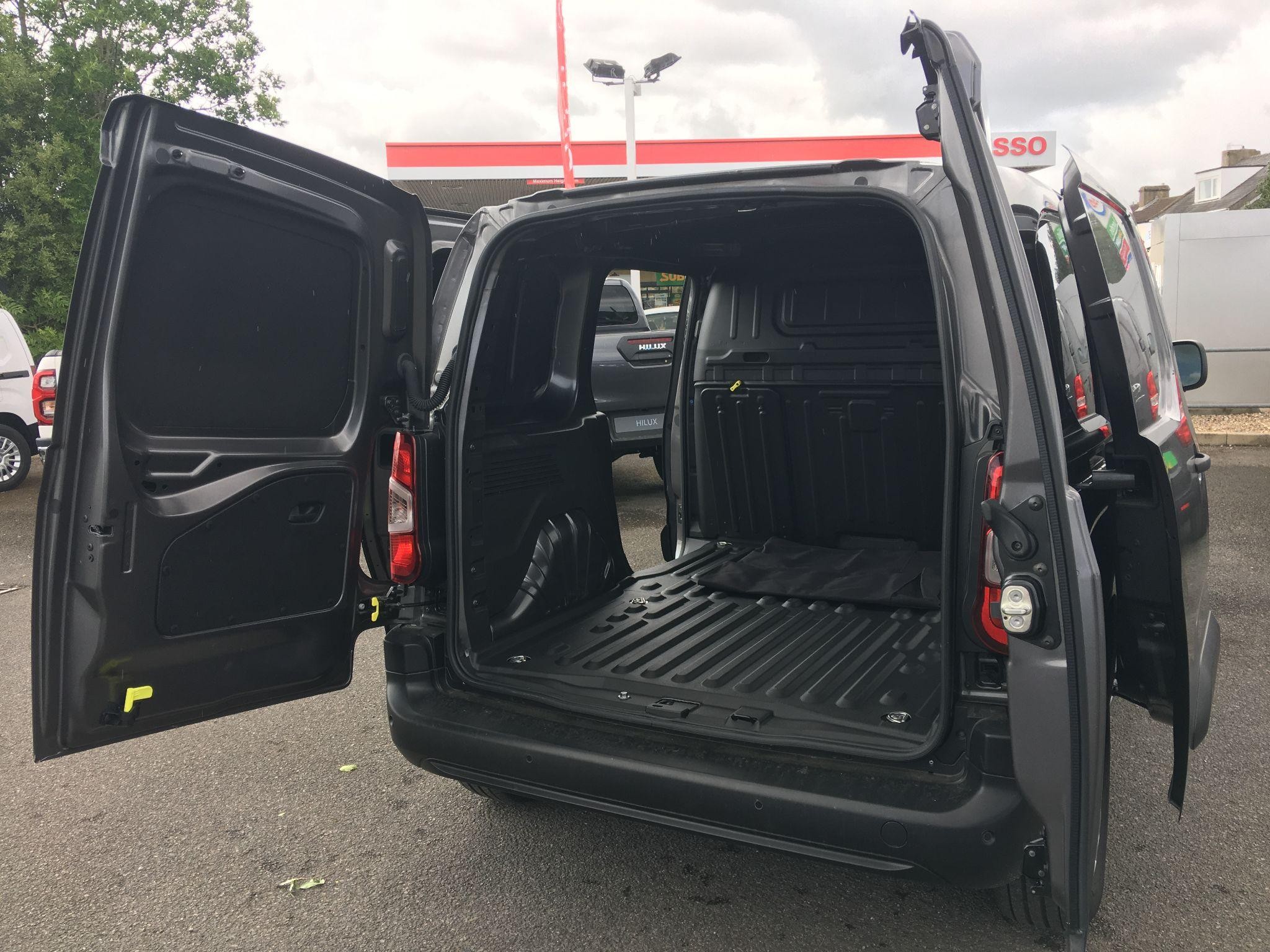 Toyota Proace City Image 31