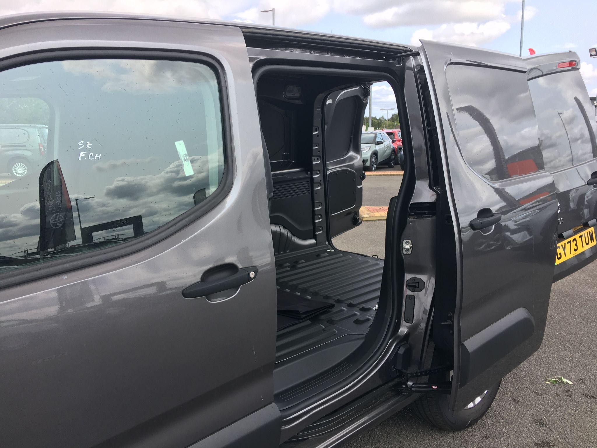 Toyota Proace City Image 33