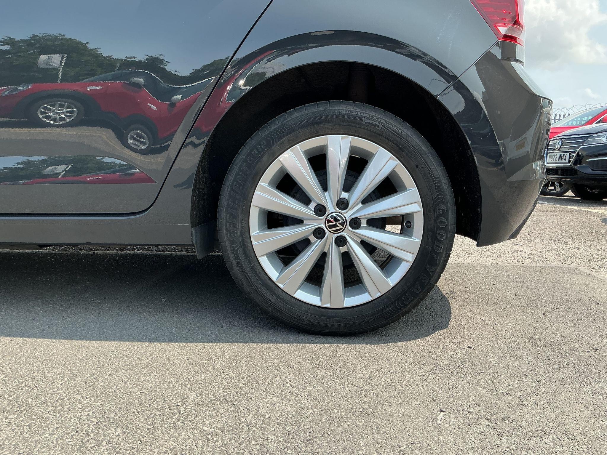 Volkswagen Polo Image 12
