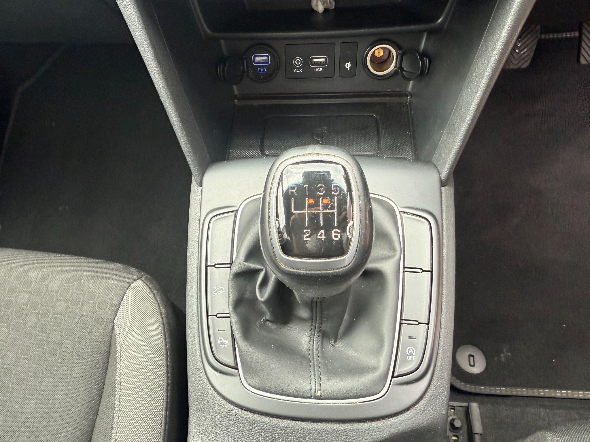 Hyundai KONA Image 24