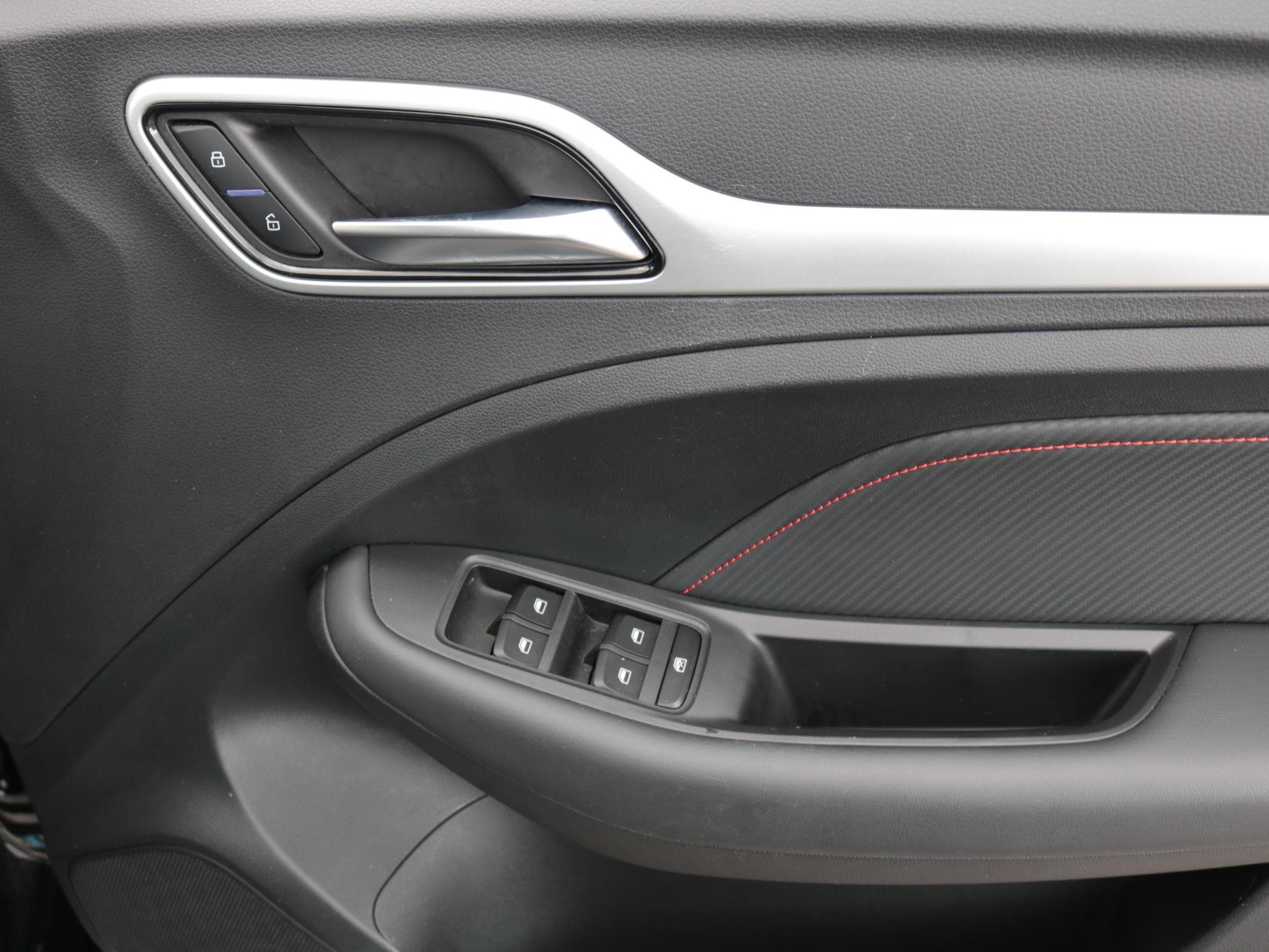 MG ZS Image 23