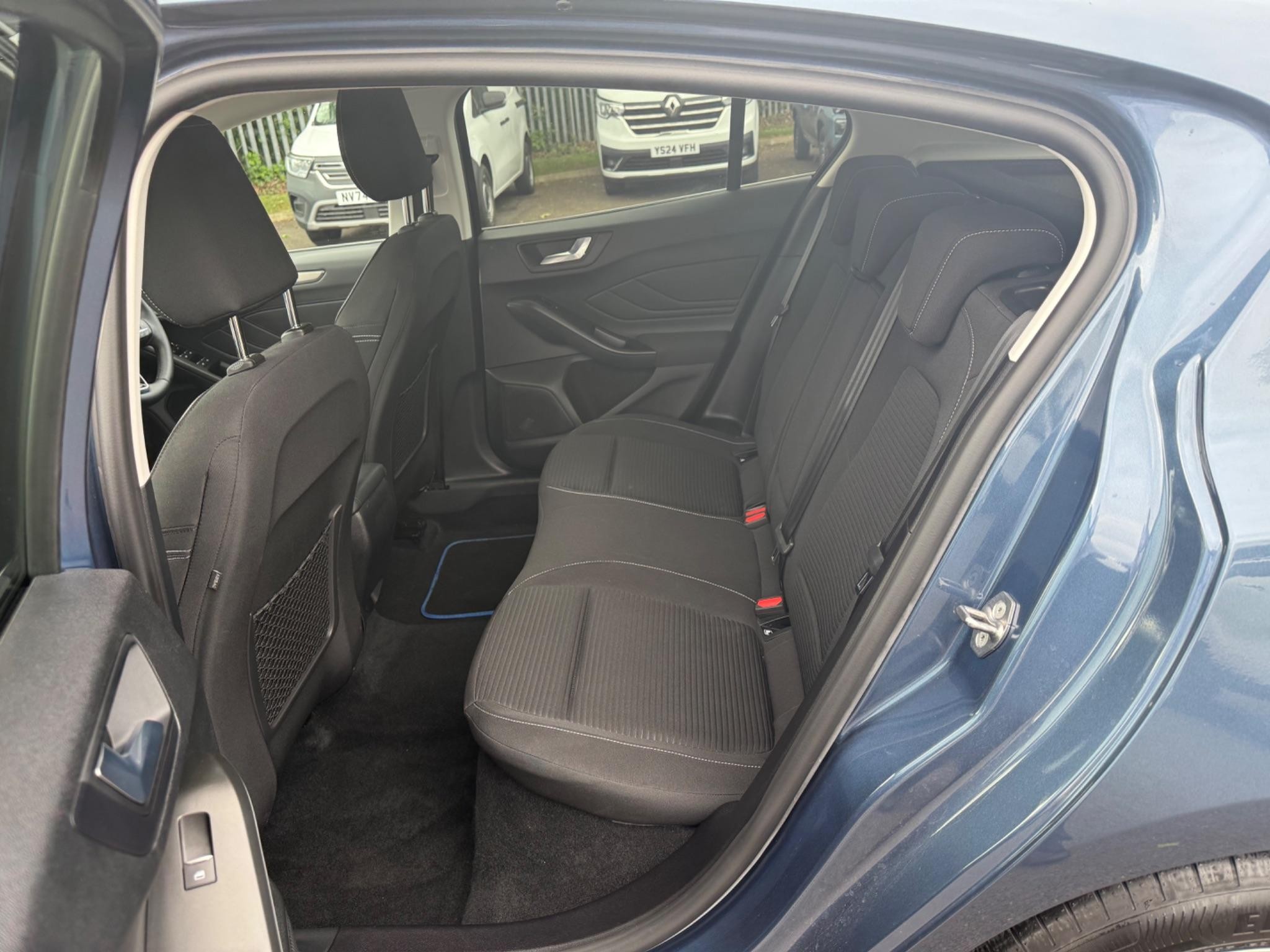 Ford Focus Image 19
