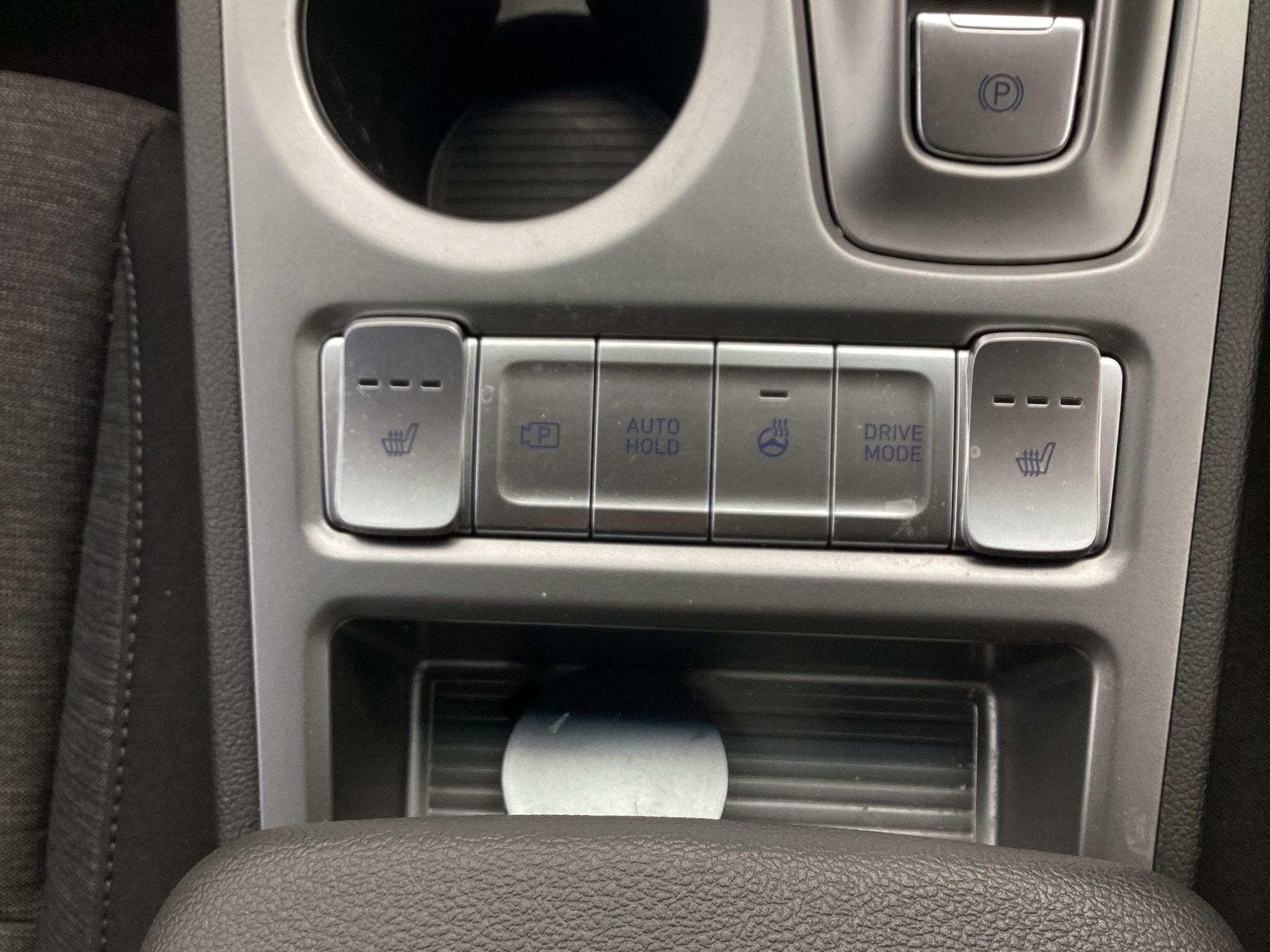 Hyundai KONA Image 32