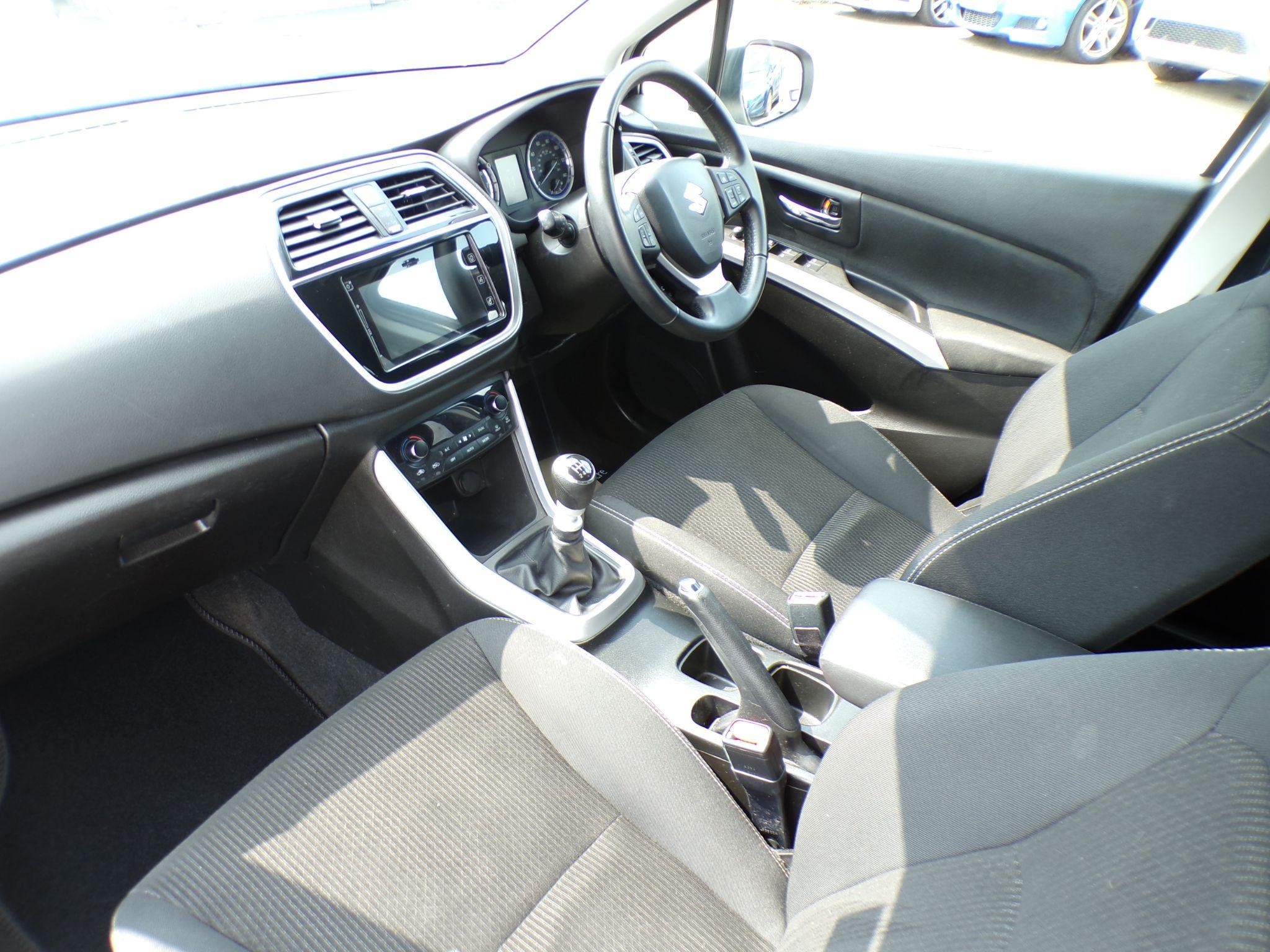 Suzuki SX4 S-Cross Image 12