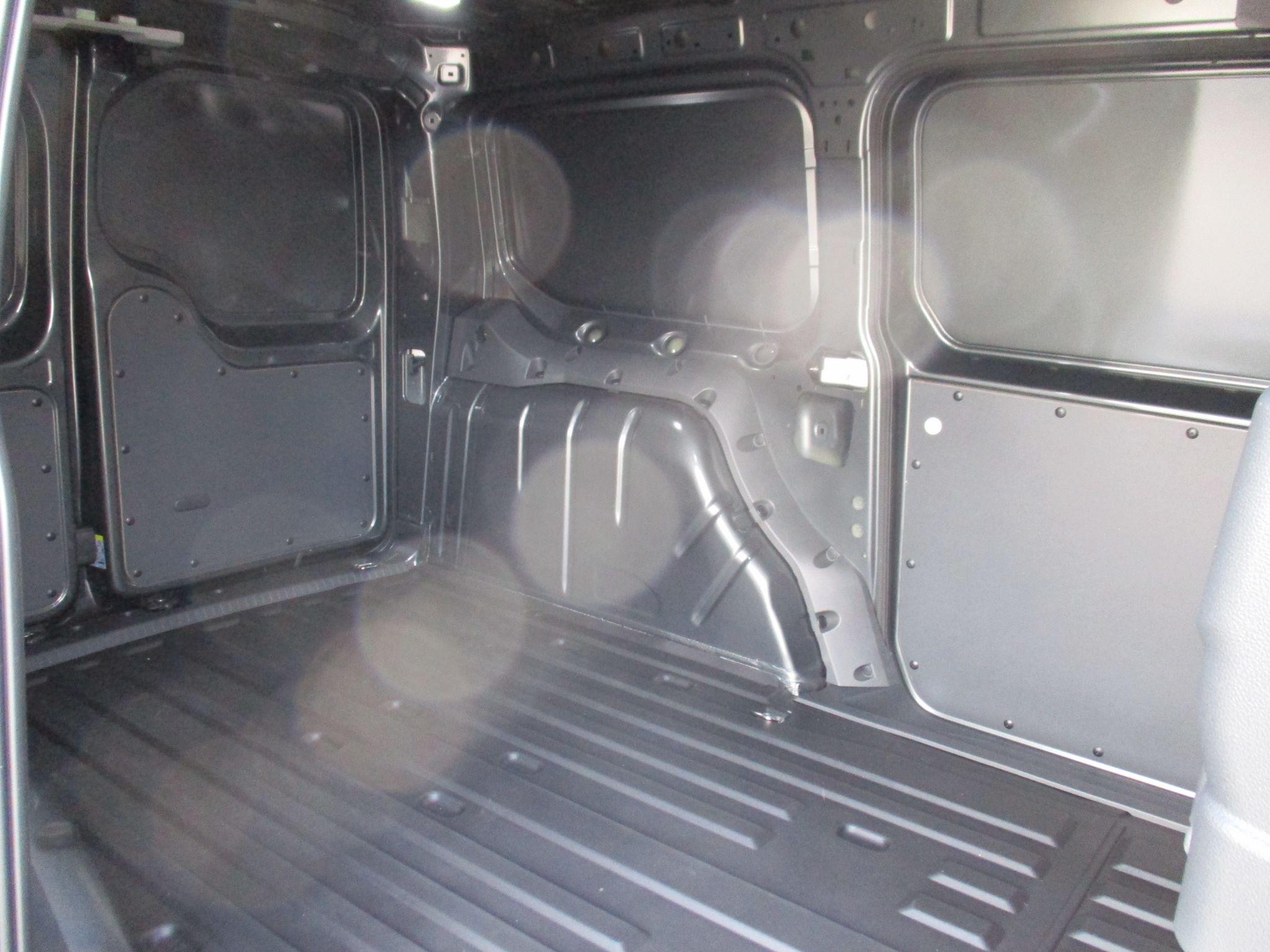 Ford Transit Connect Image 11