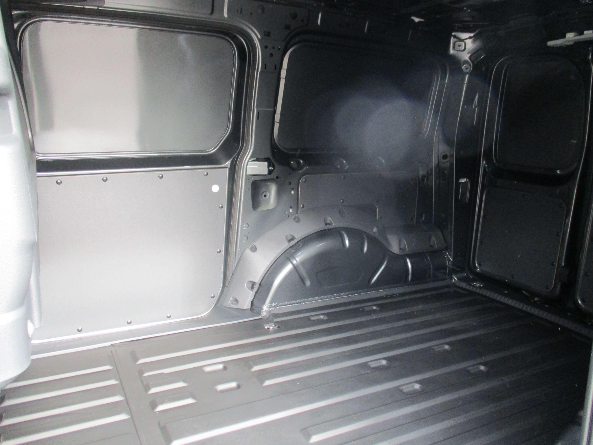 Ford Transit Connect Image 13