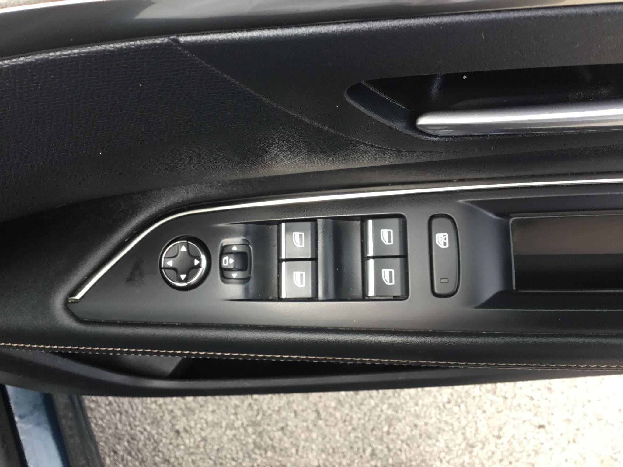 Peugeot 3008 Image 16