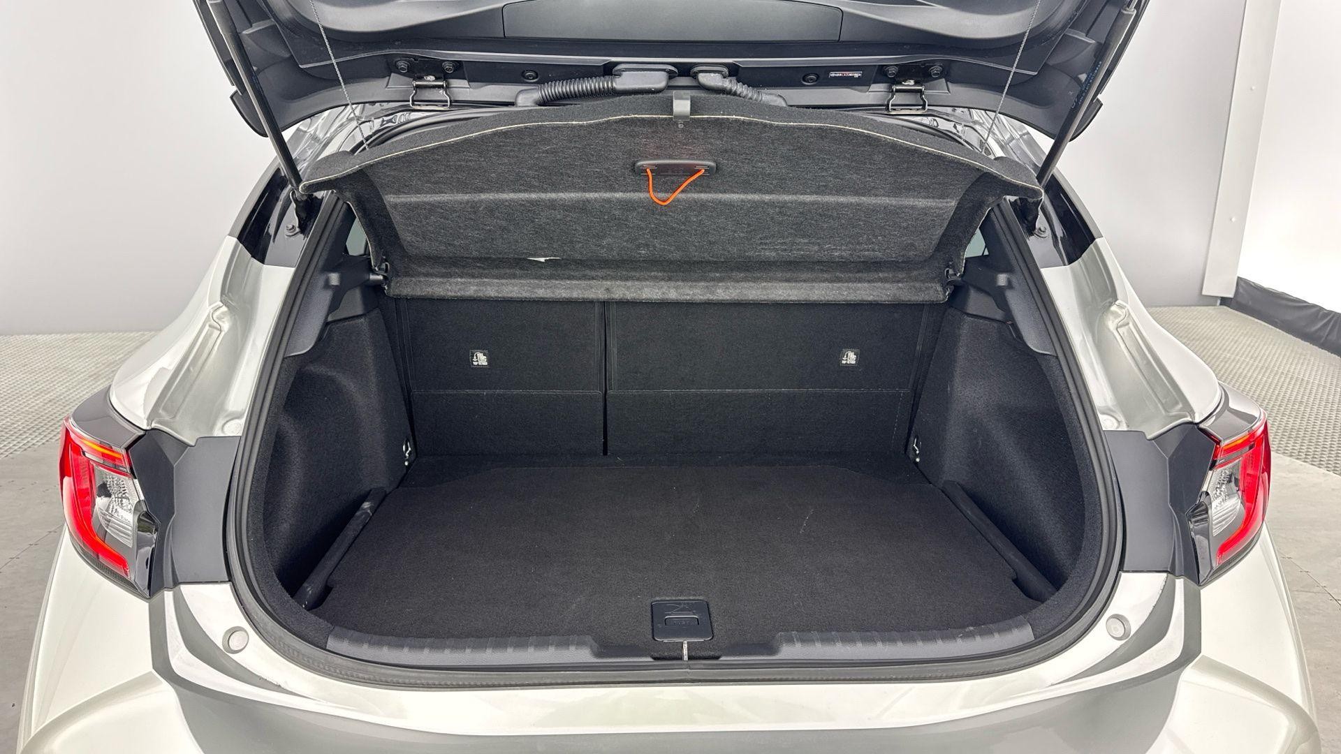 Toyota Corolla Image 12