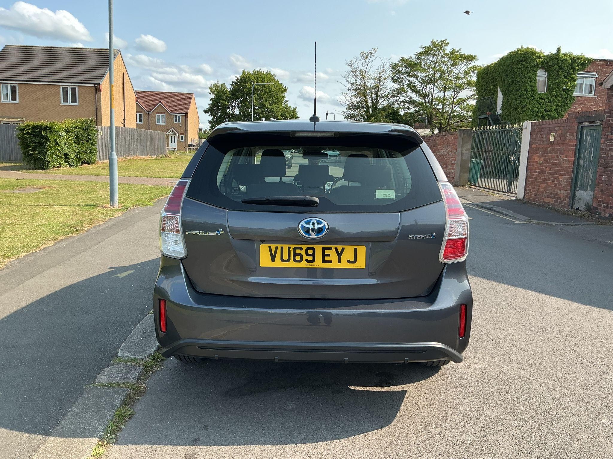 Toyota Prius+ Image 6