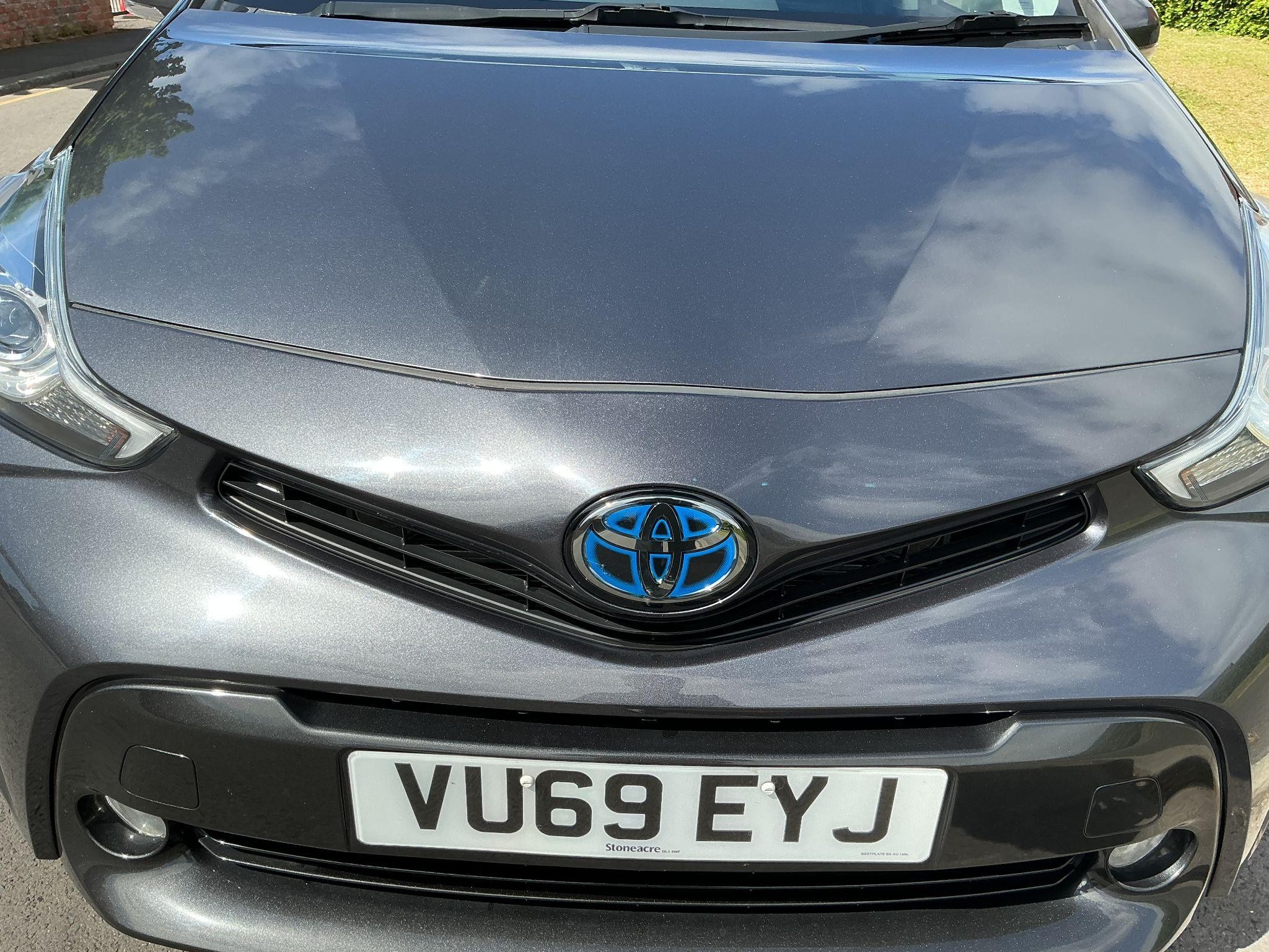 Toyota Prius+ Image 11