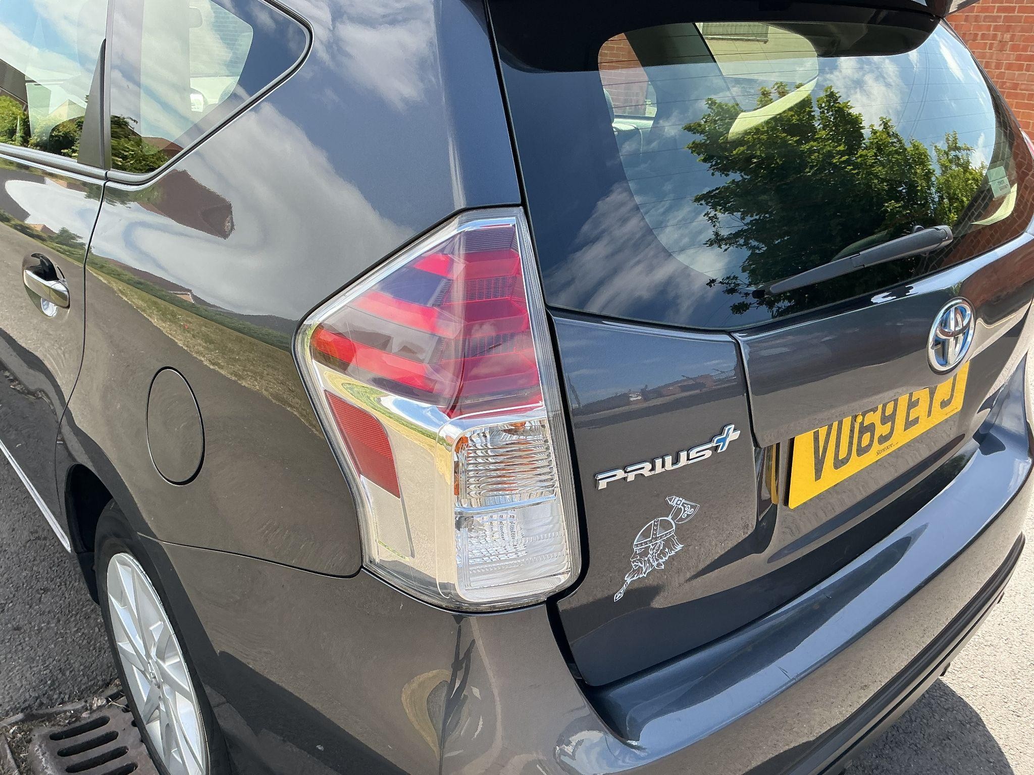 Toyota Prius+ Image 13