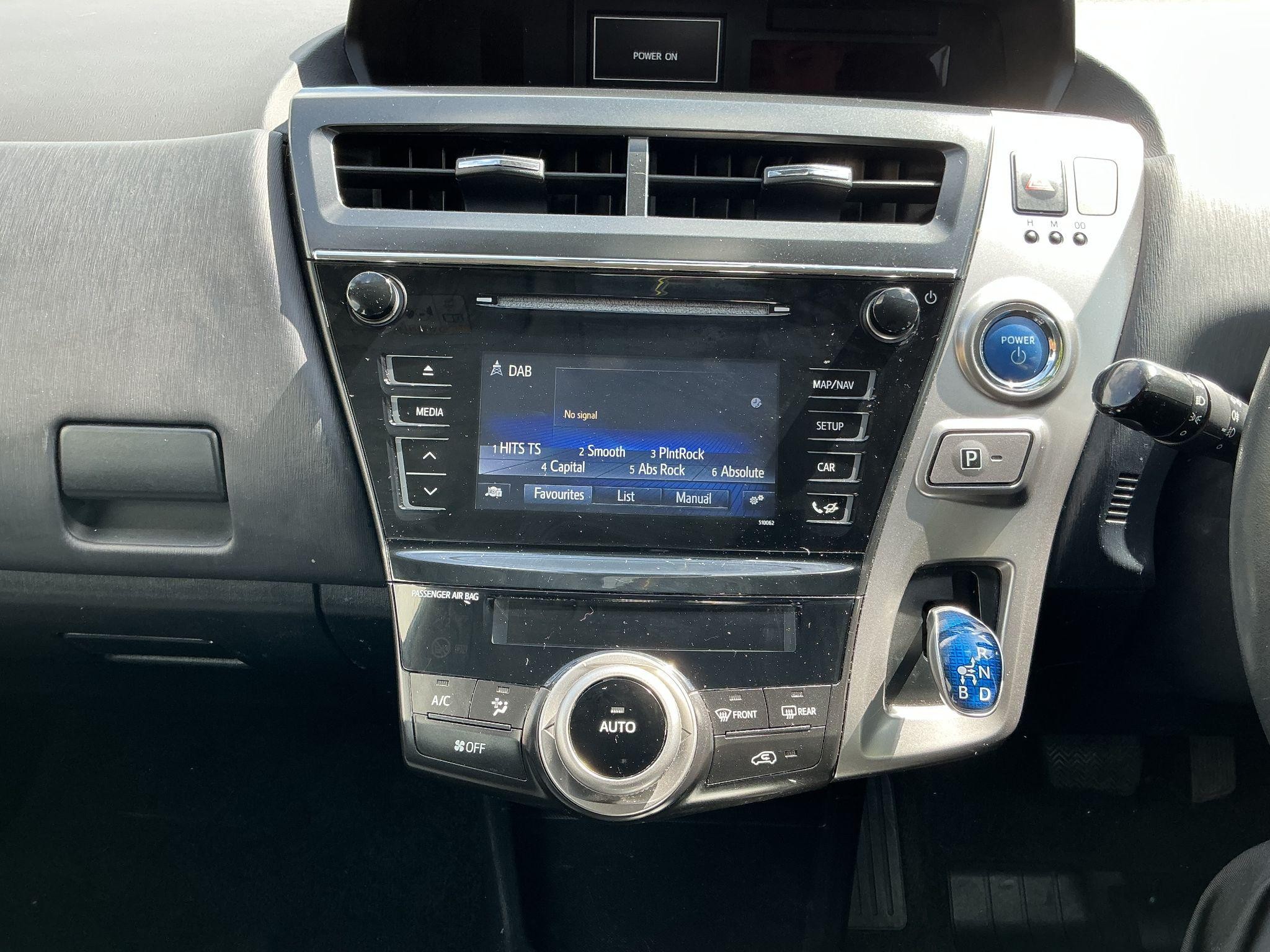 Toyota Prius+ Image 19