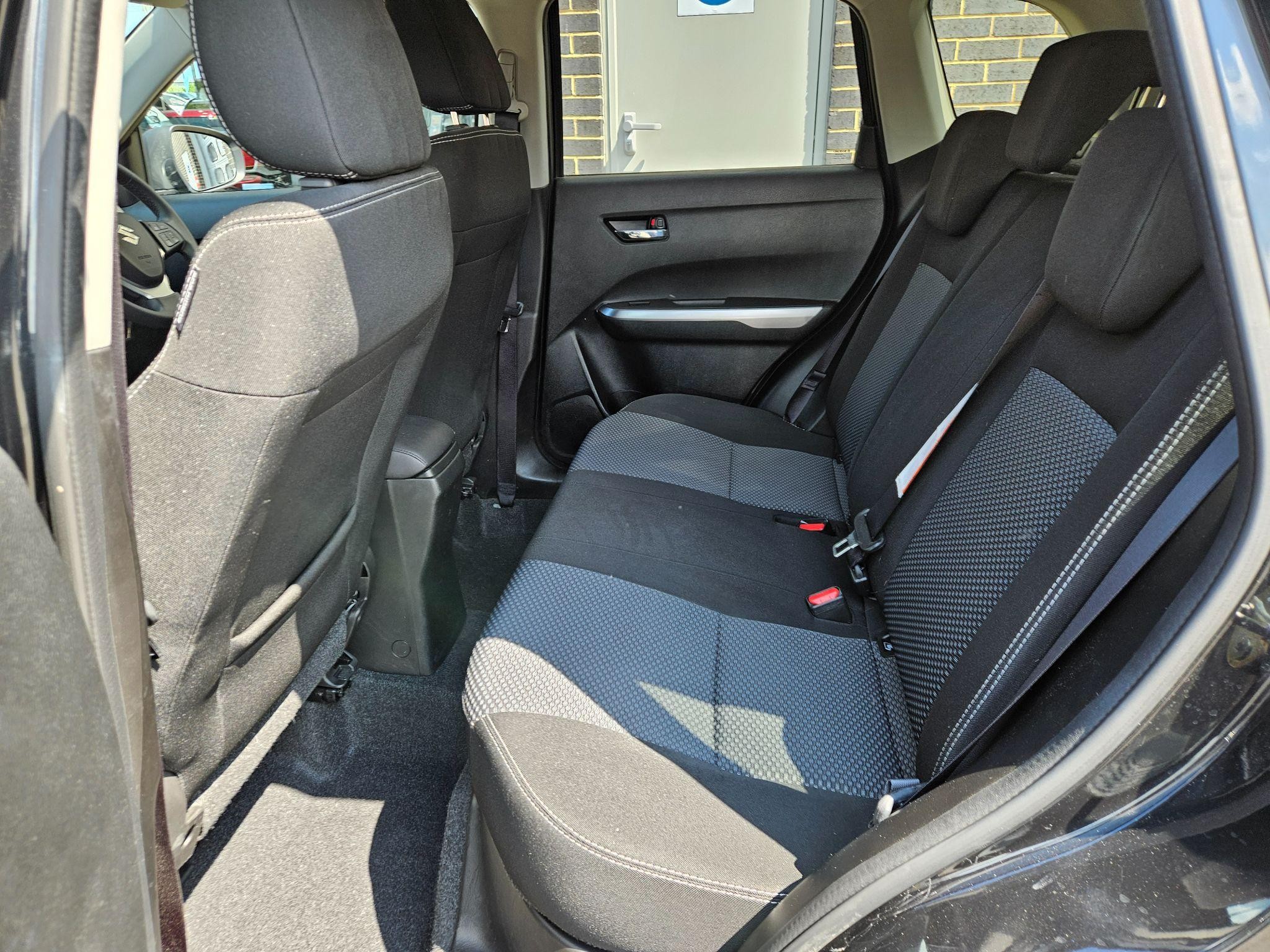 Suzuki Vitara Image 18