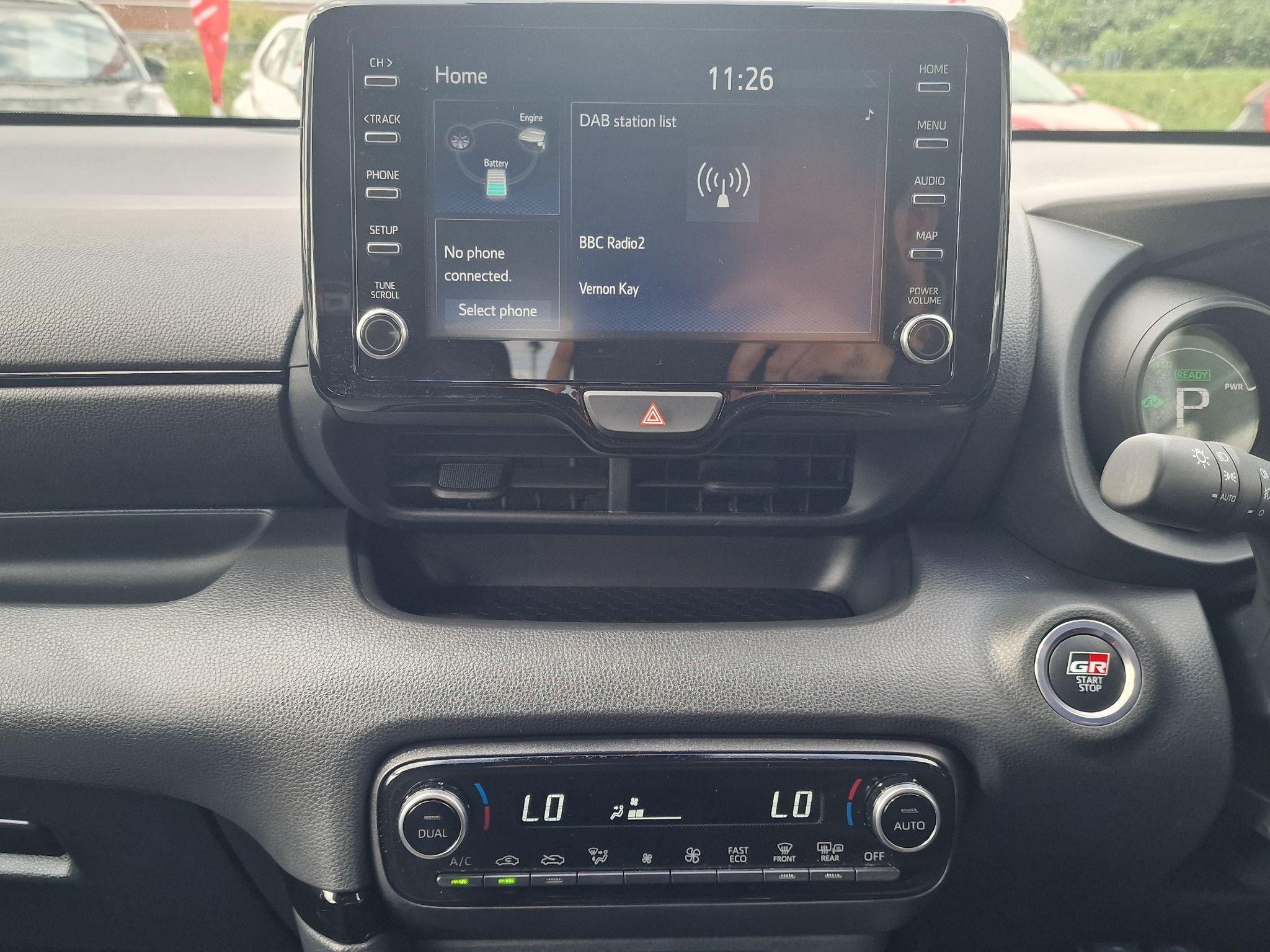 Toyota Yaris Image 9