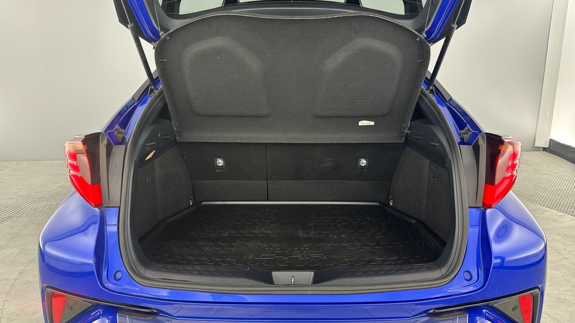 Toyota C-HR Image 12