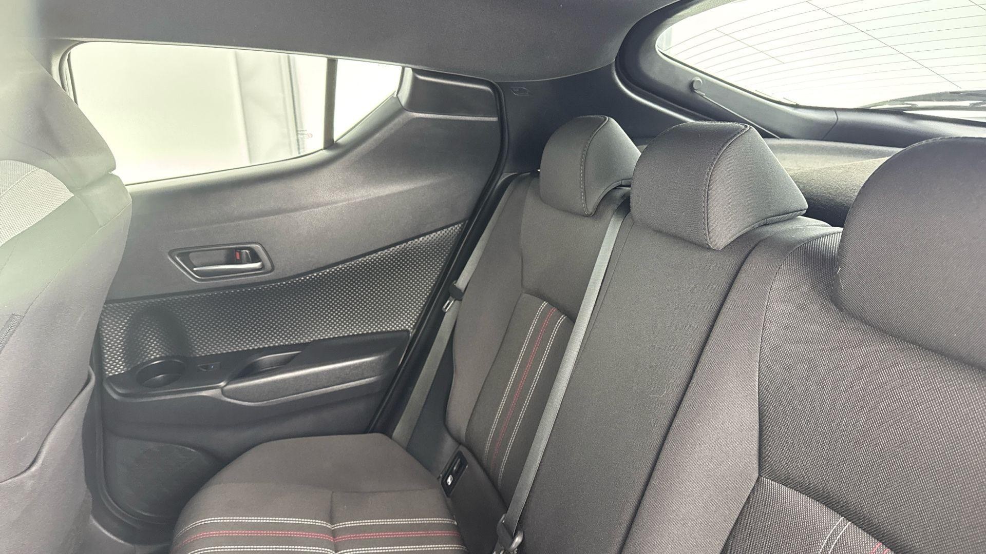 Toyota C-HR Image 21