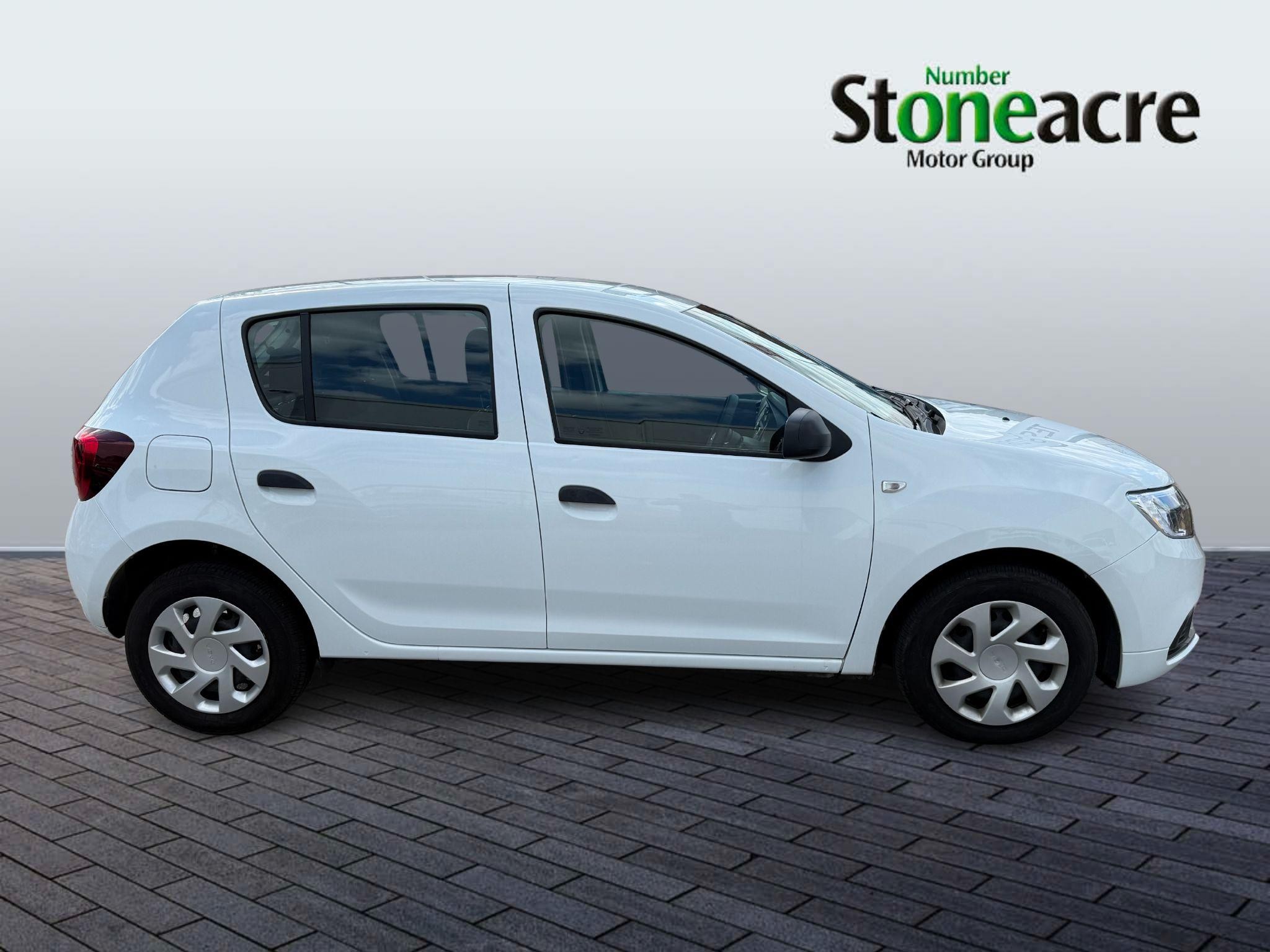 Dacia Sandero Image 2