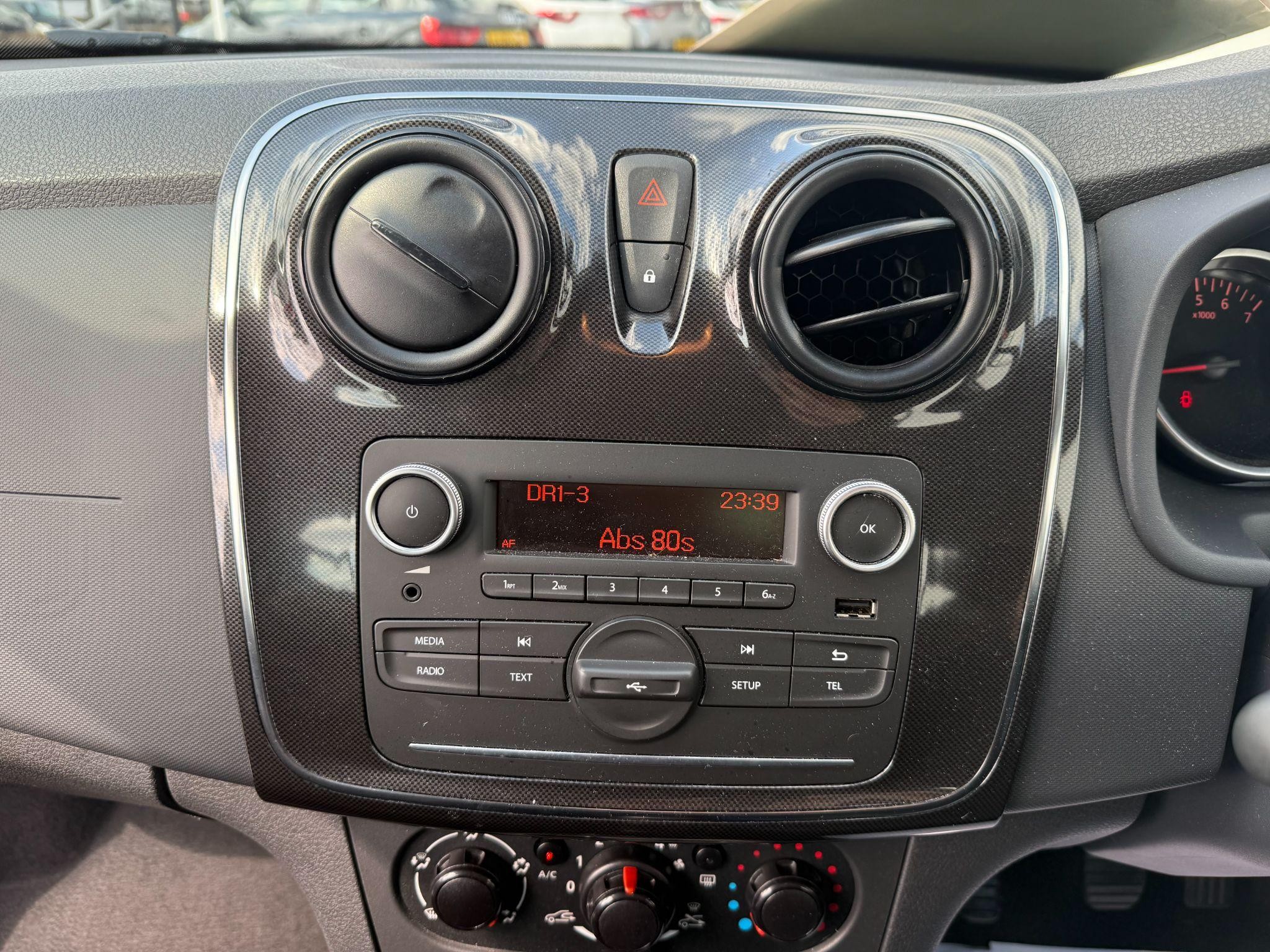 Dacia Sandero Image 17