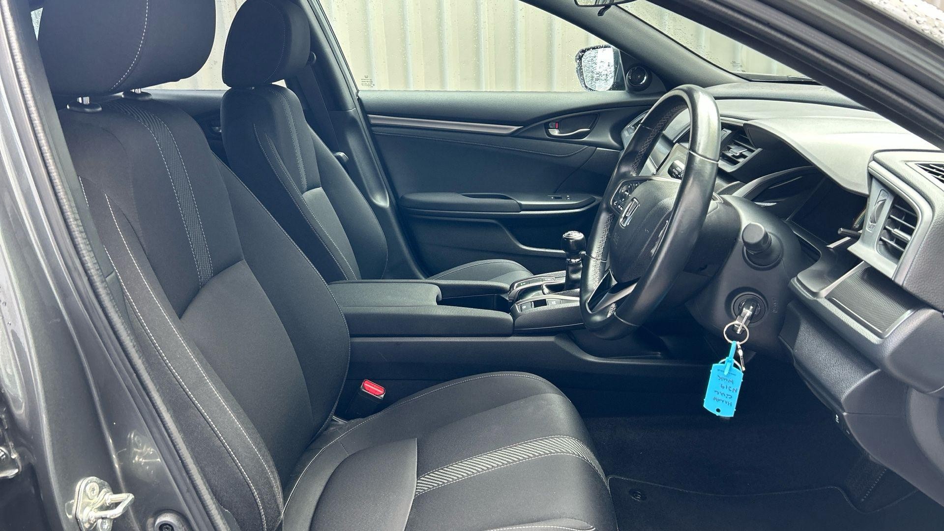 Honda Civic Image 15