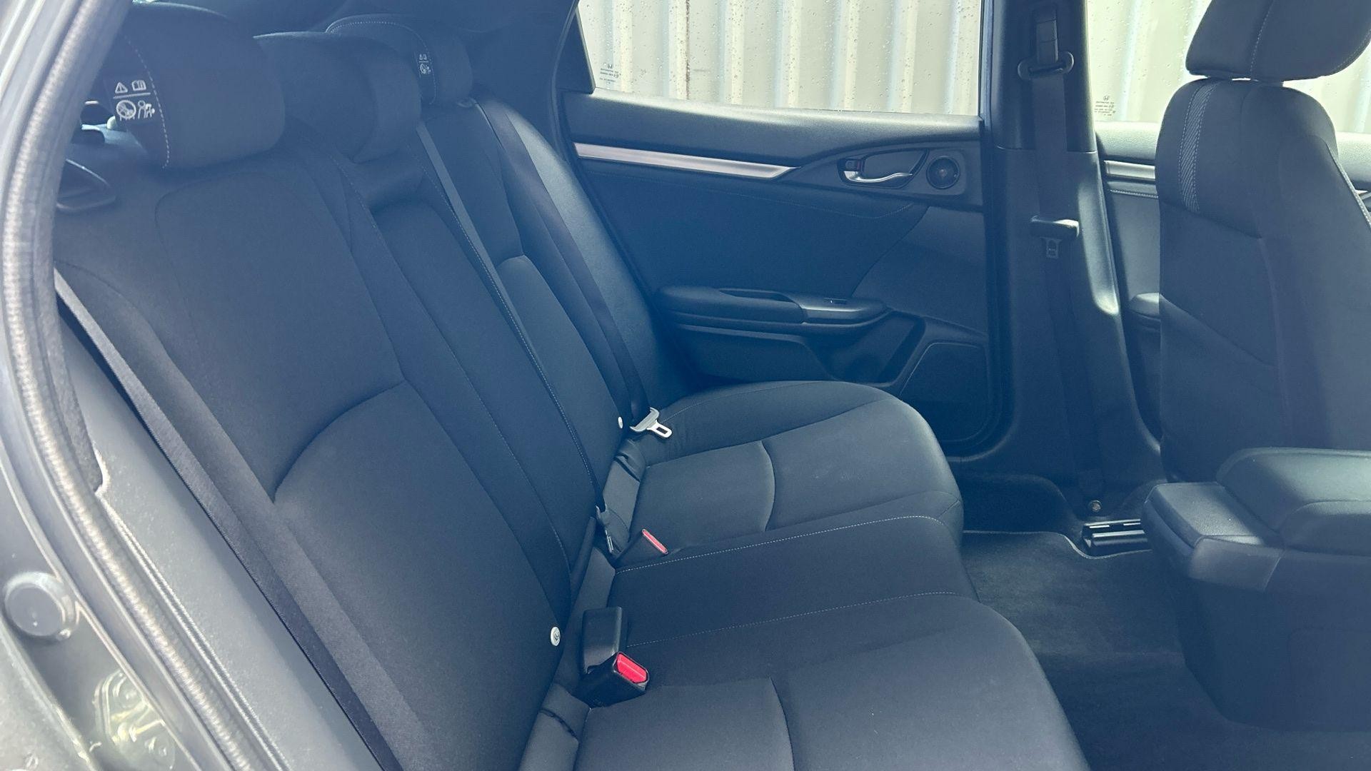 Honda Civic Image 16