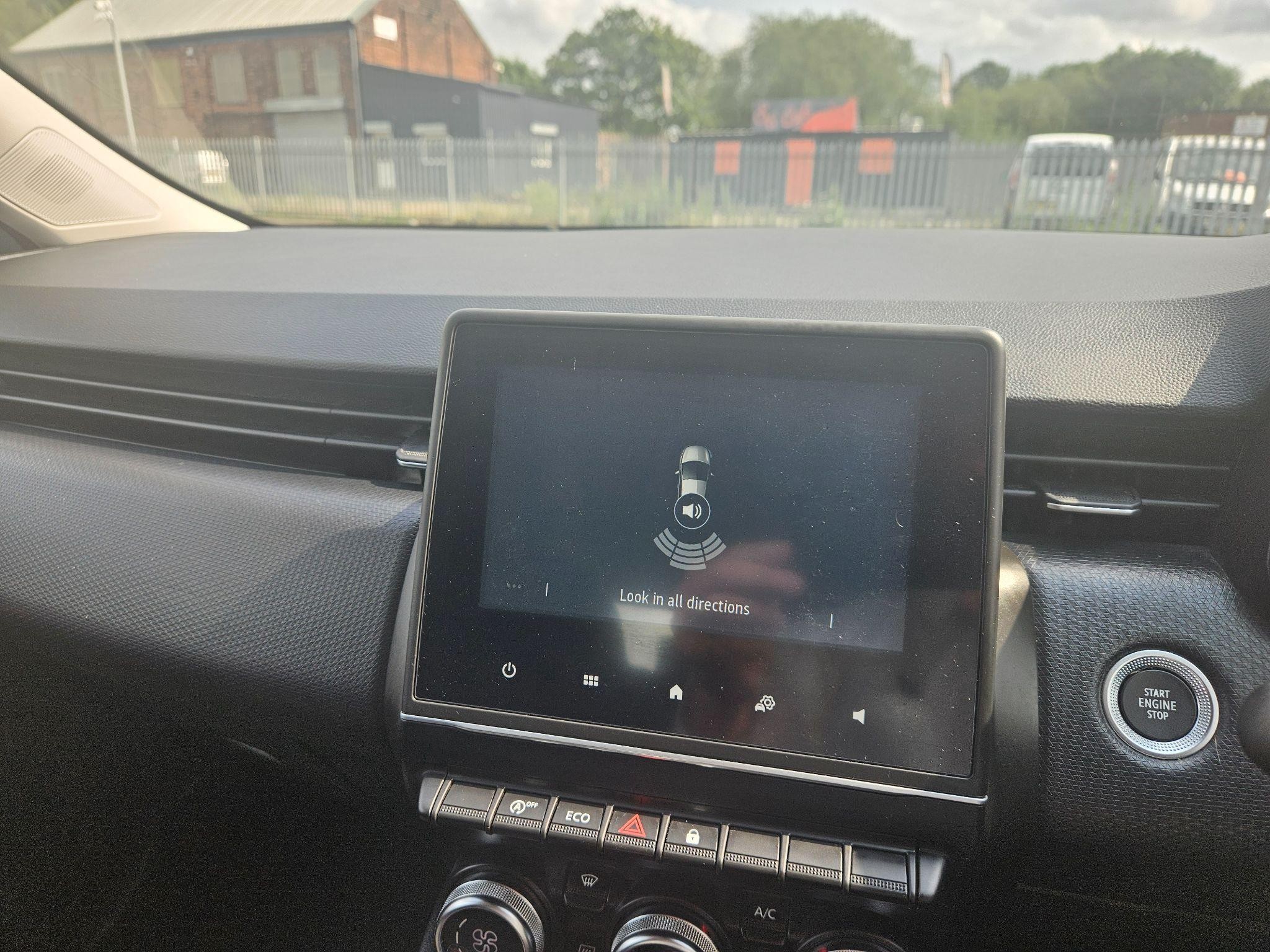 Renault Clio Image 21