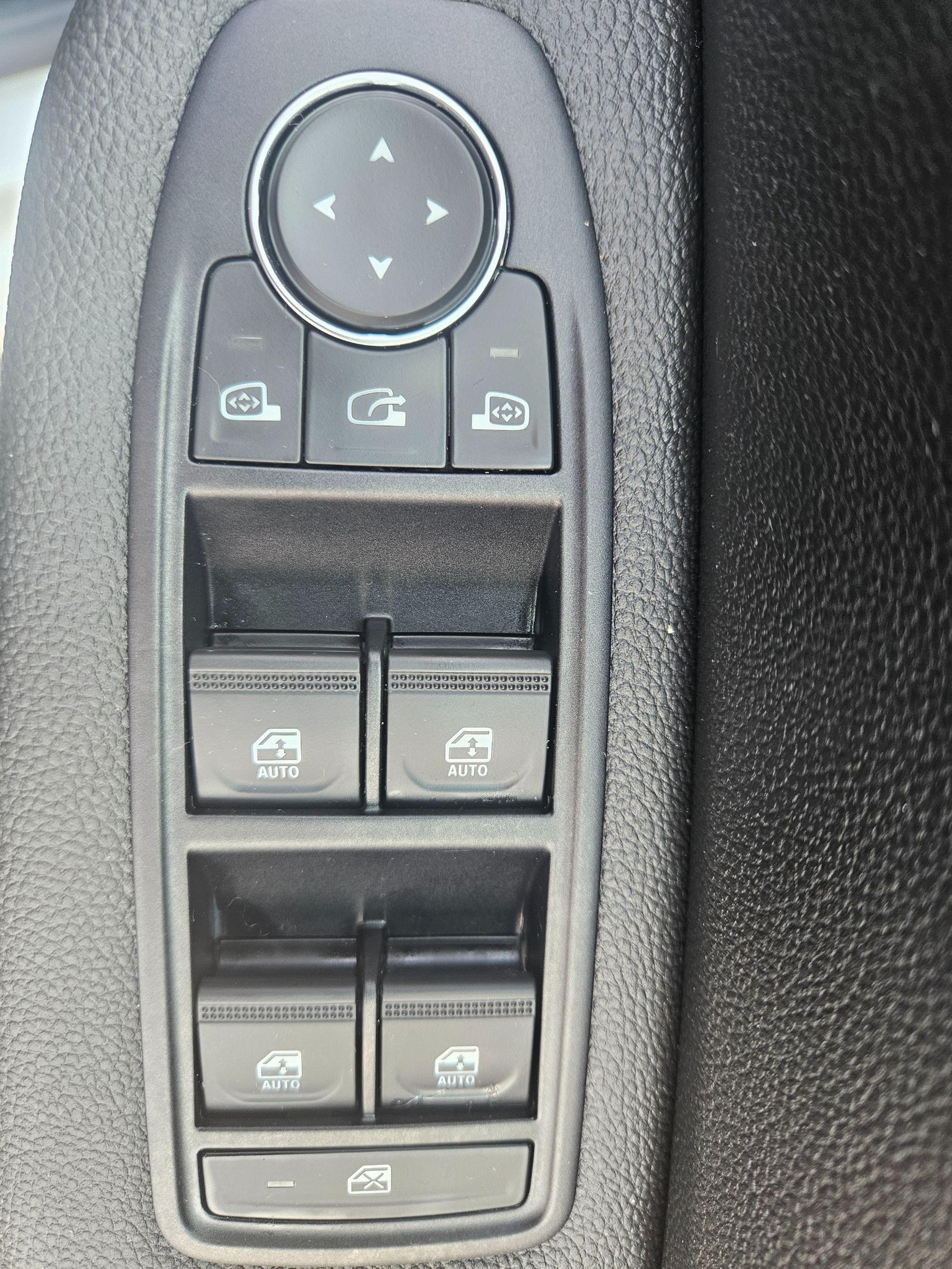 Renault Clio Image 25