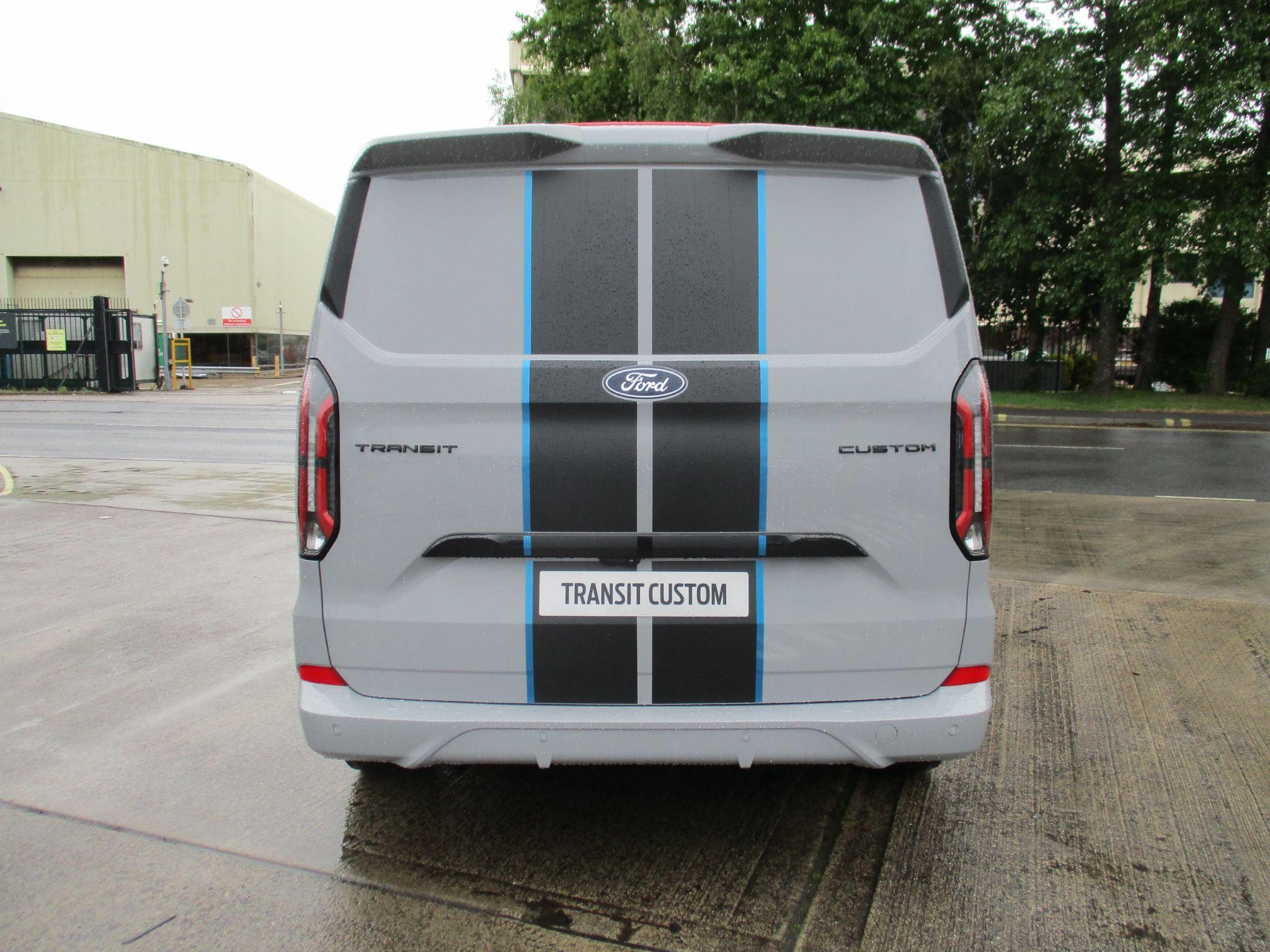 Ford Transit Custom Image 4