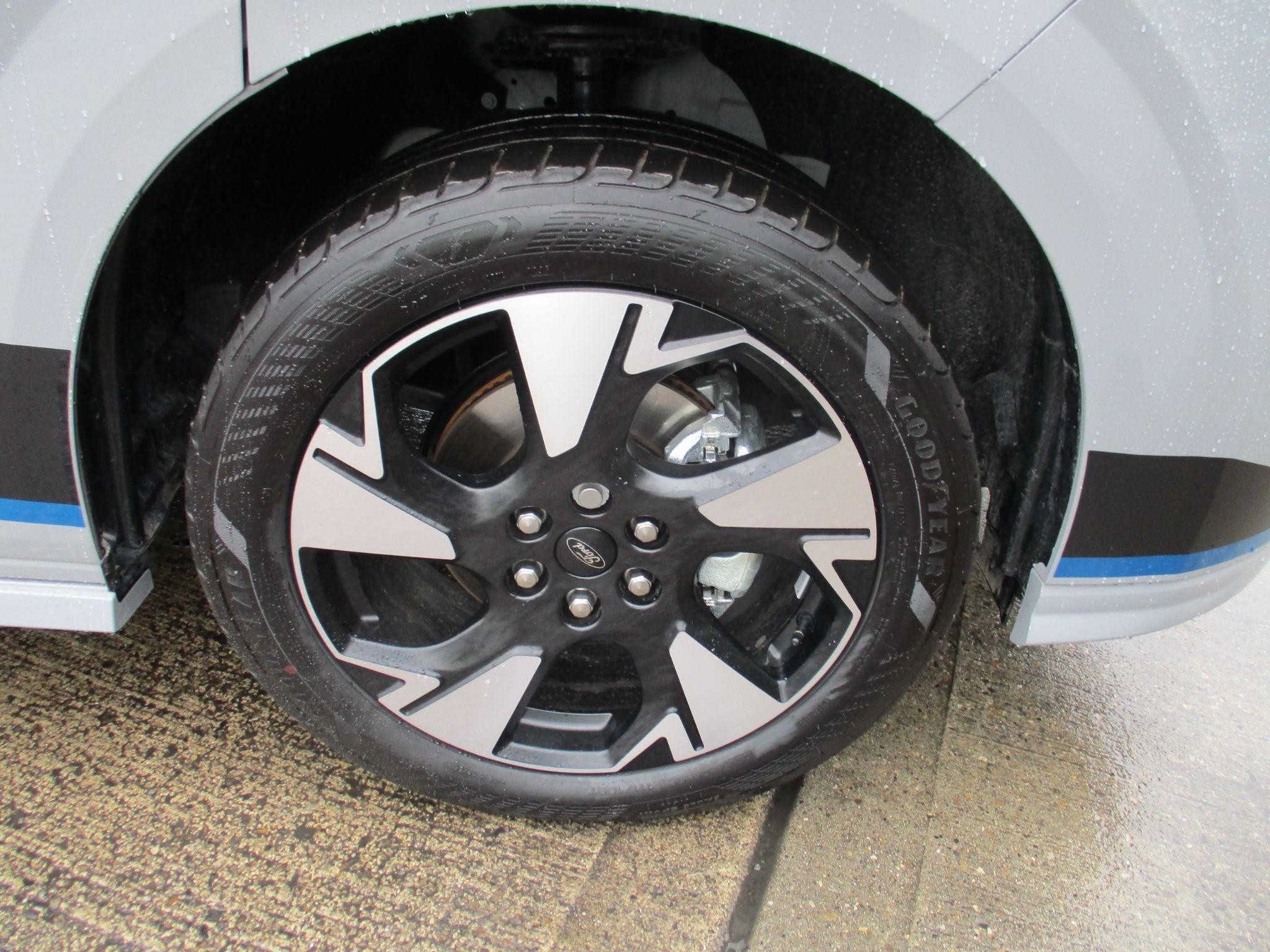 Ford Transit Custom Image 10