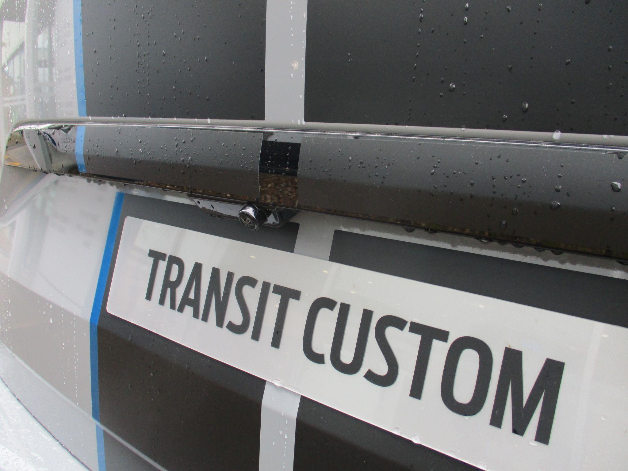 Ford Transit Custom Image 12