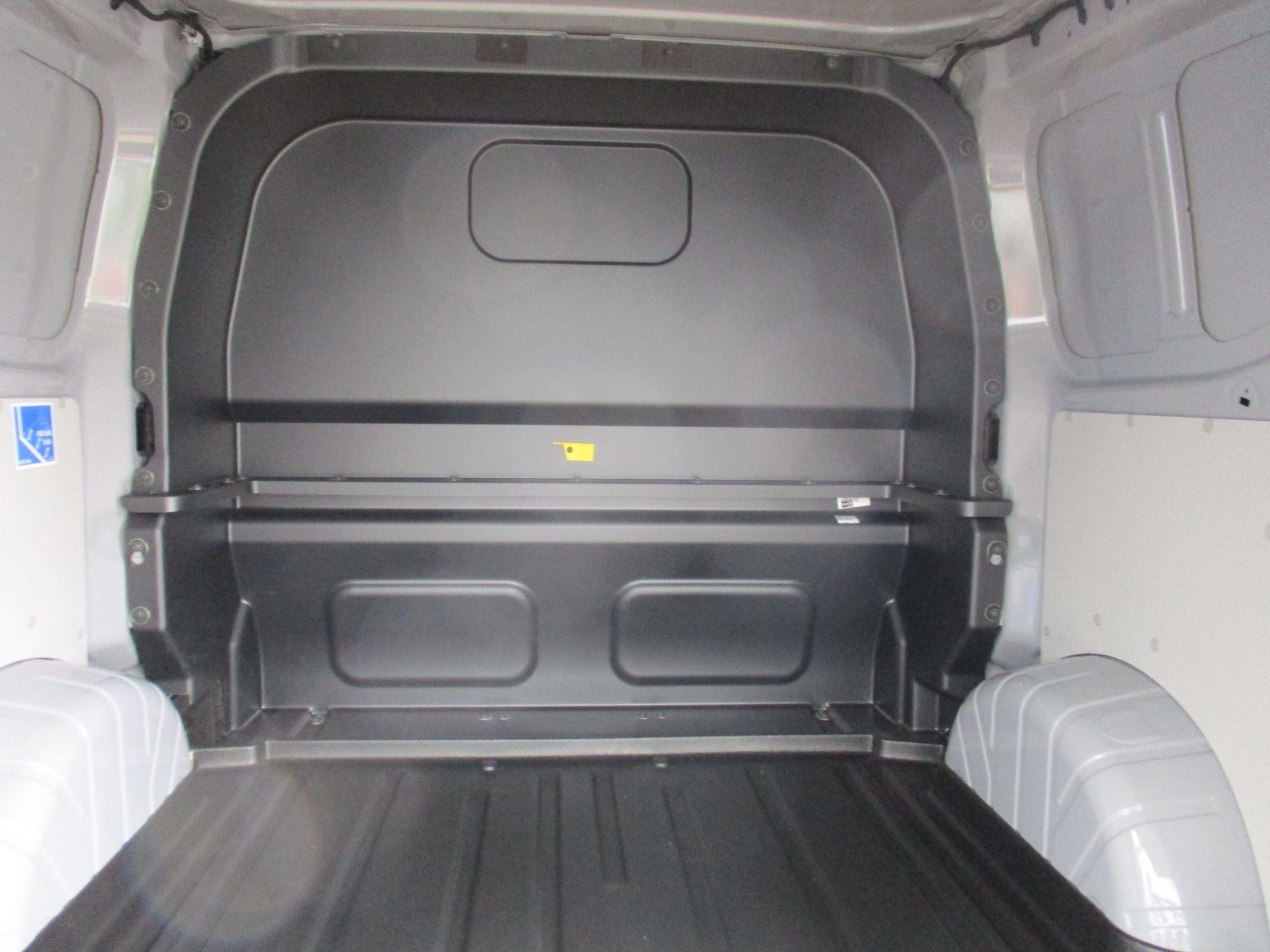 Ford Transit Custom Image 13