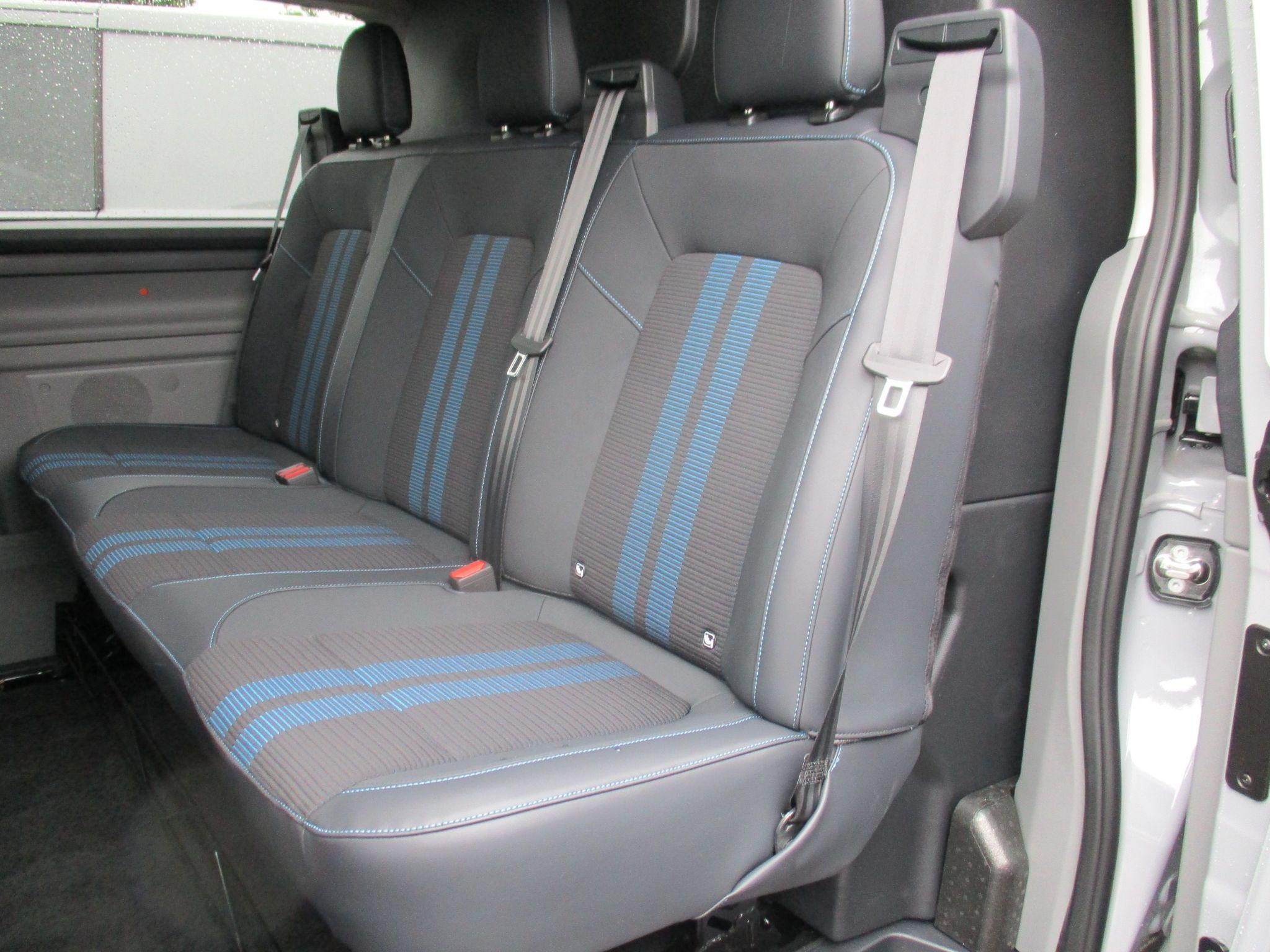 Ford Transit Custom Image 14
