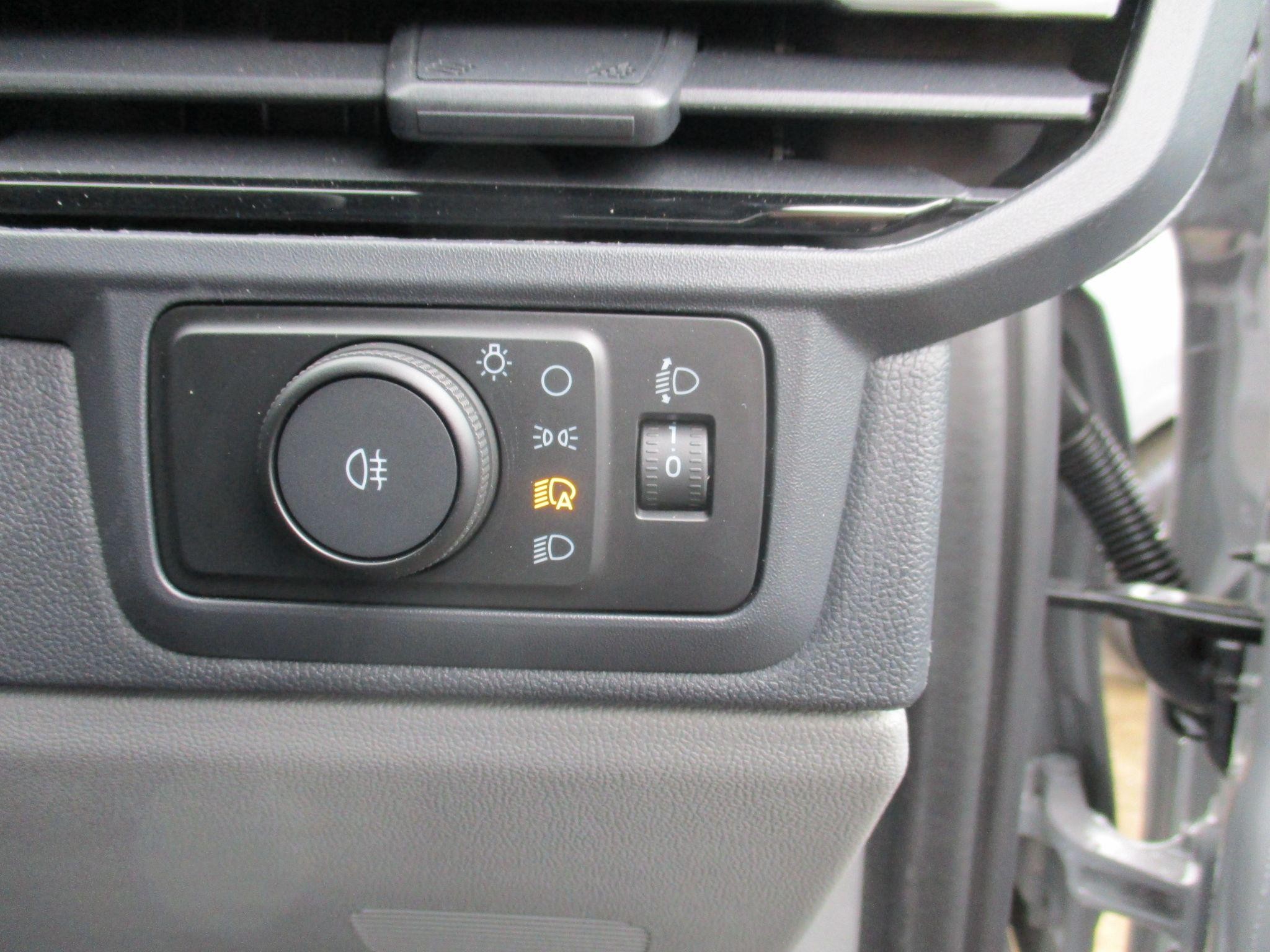 Ford Transit Custom Image 19