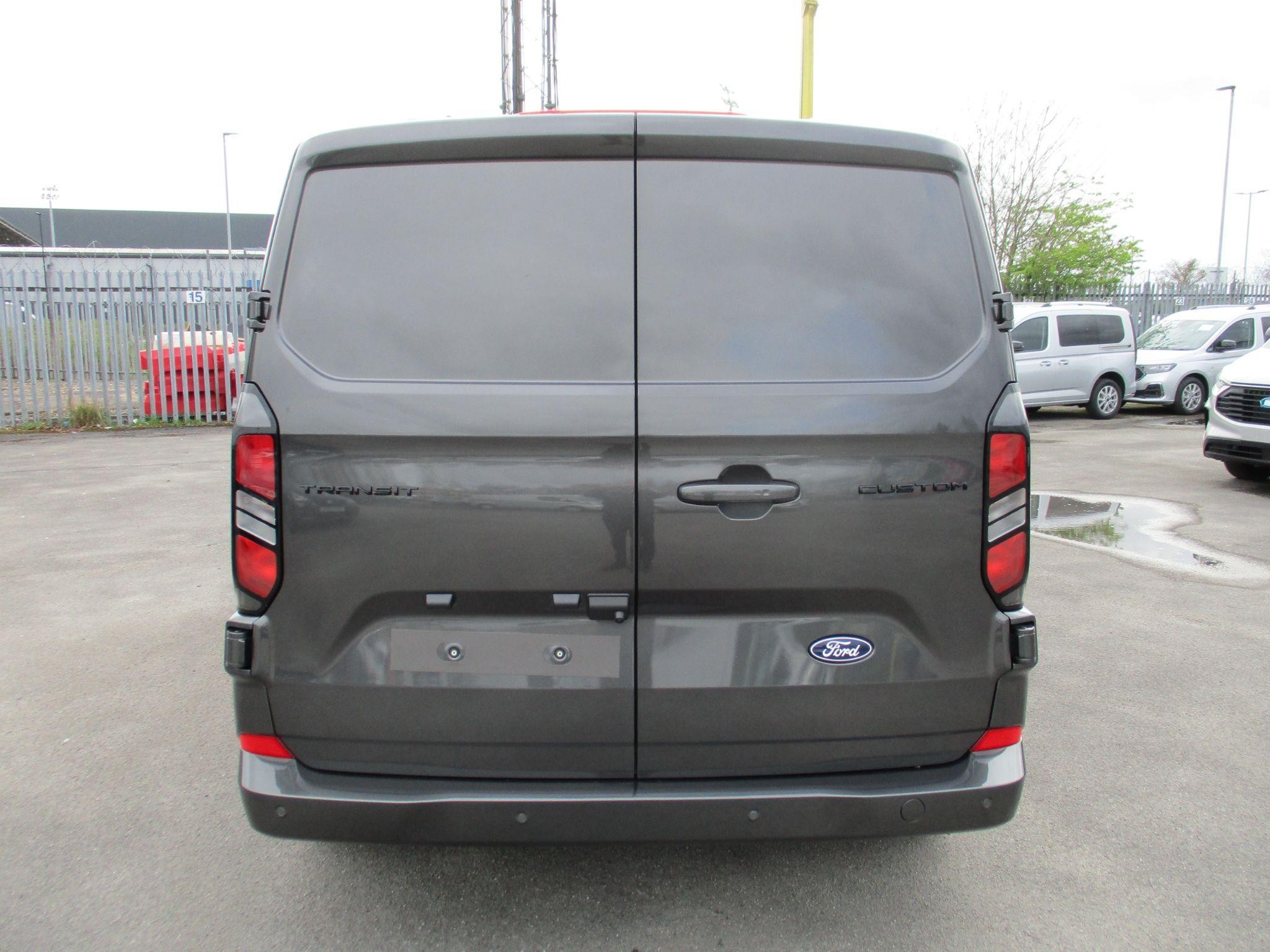 Ford Transit Custom Image 4