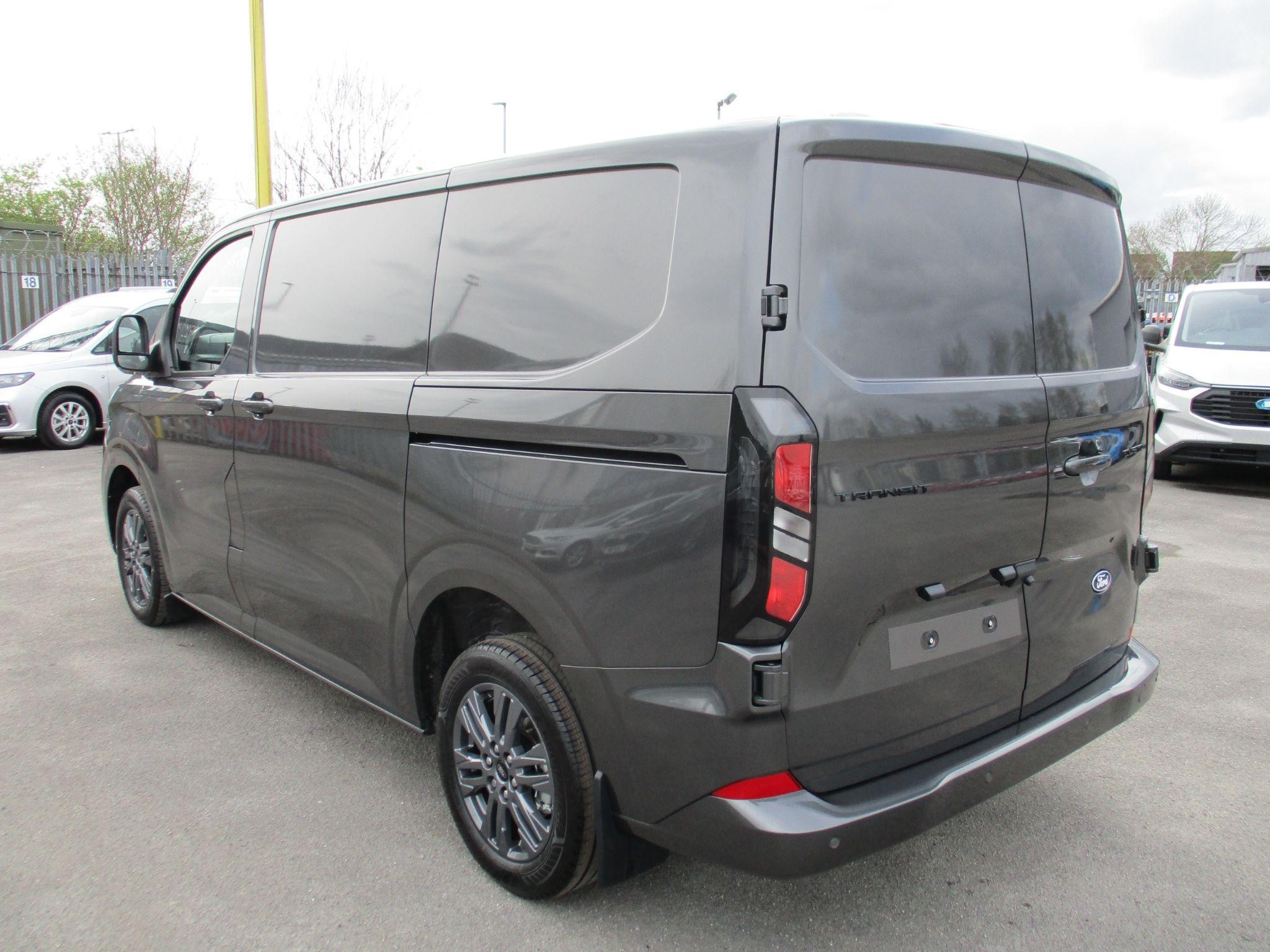 Ford Transit Custom Image 5