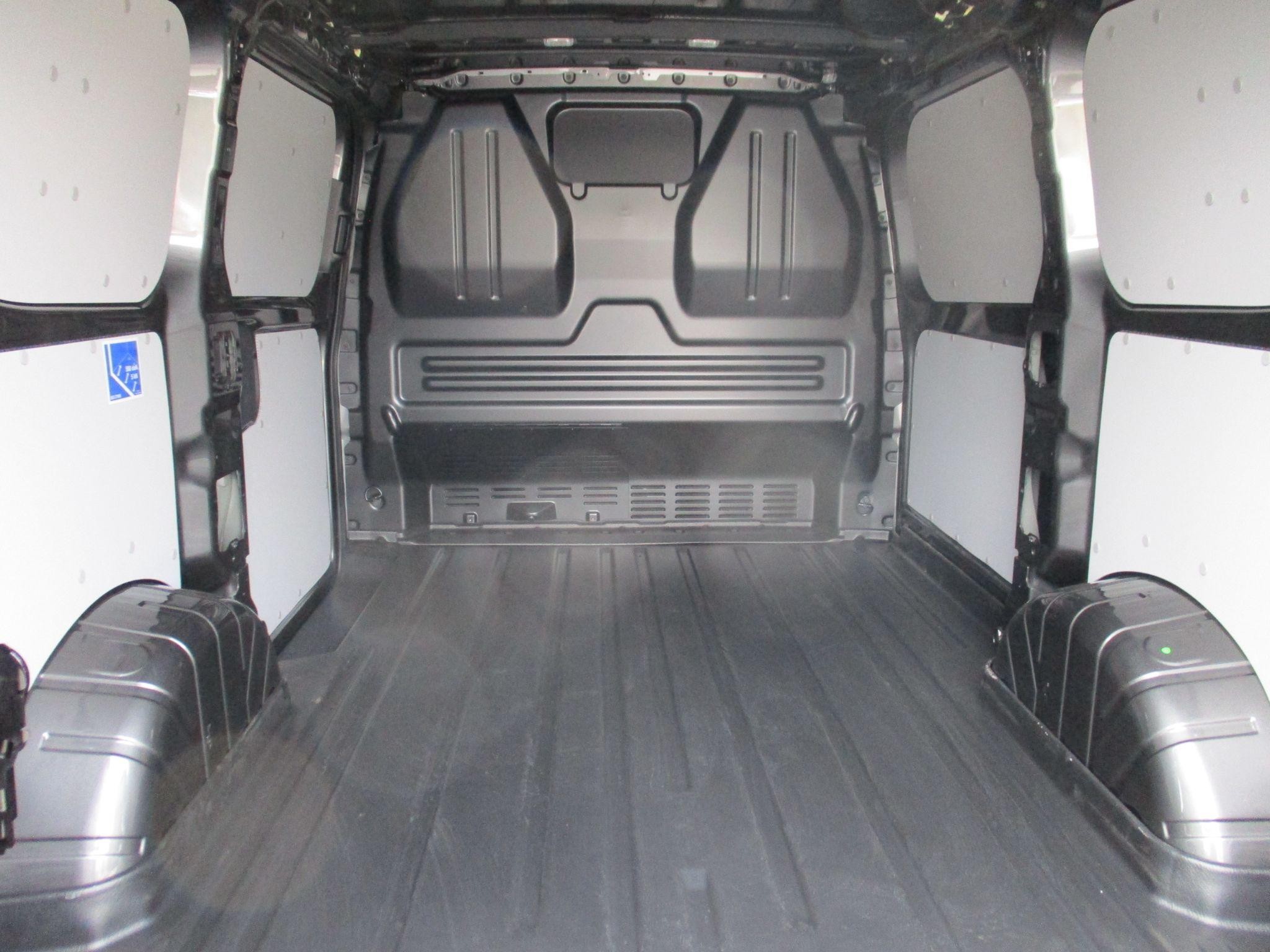 Ford Transit Custom Image 14