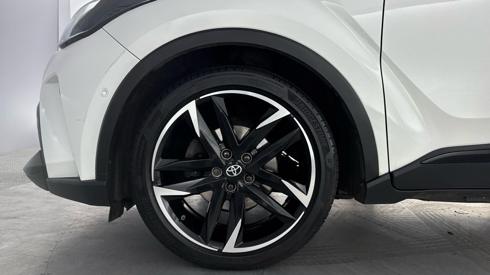 Toyota C-HR Image 11